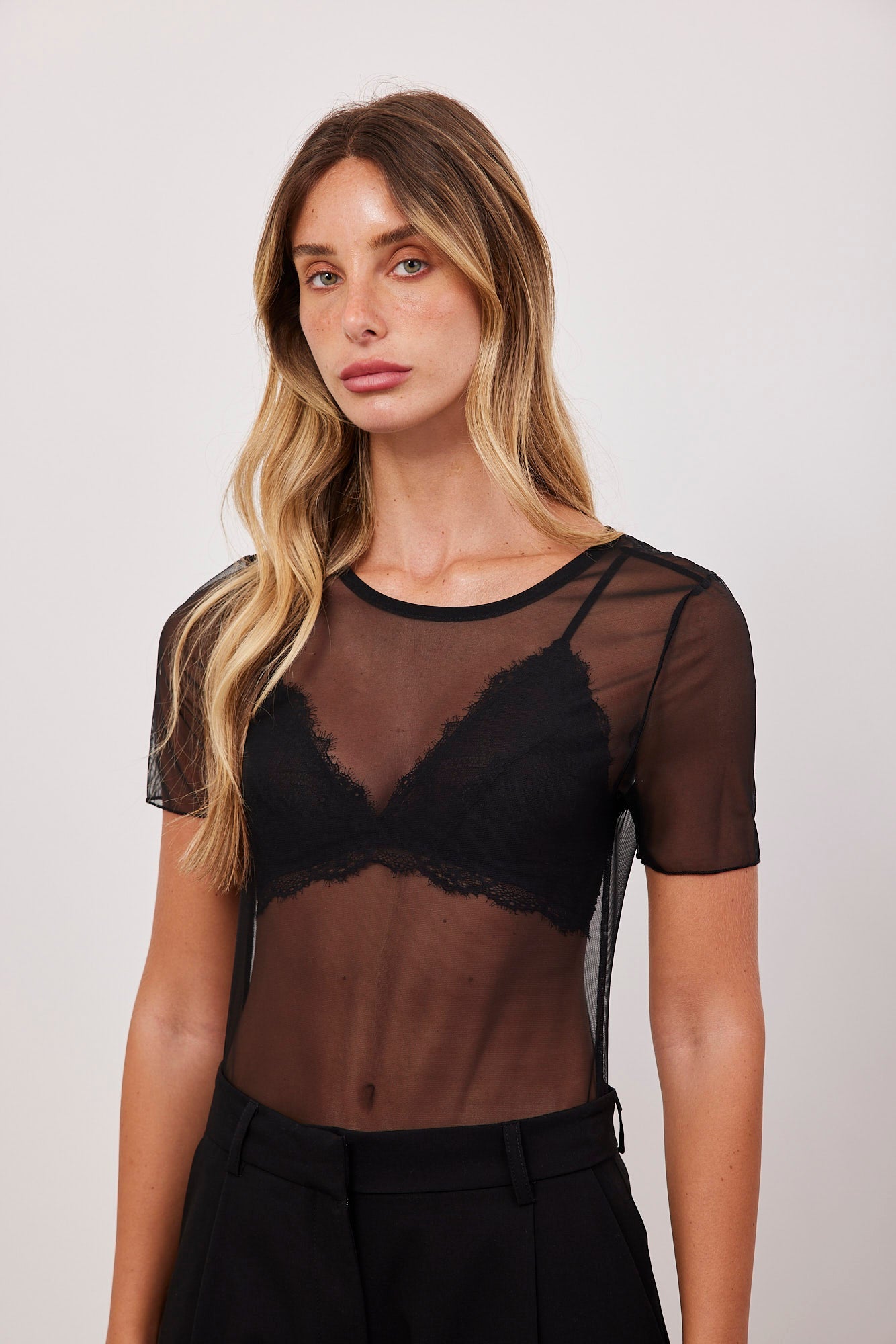 חולצה קצרה מבד טול - ITAY BRANDS