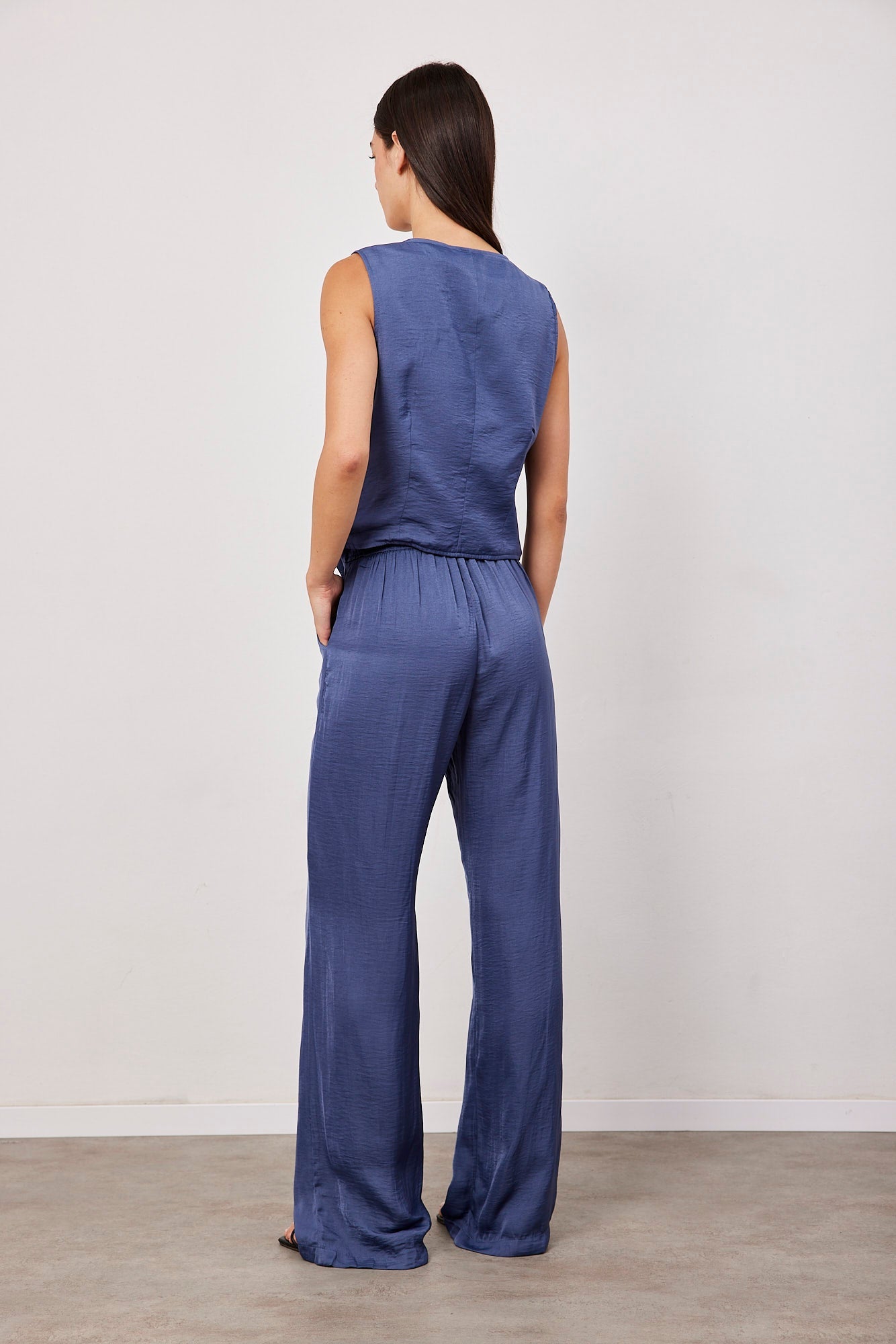 חליפת וסט במראה סאטן - ITAY BRANDS