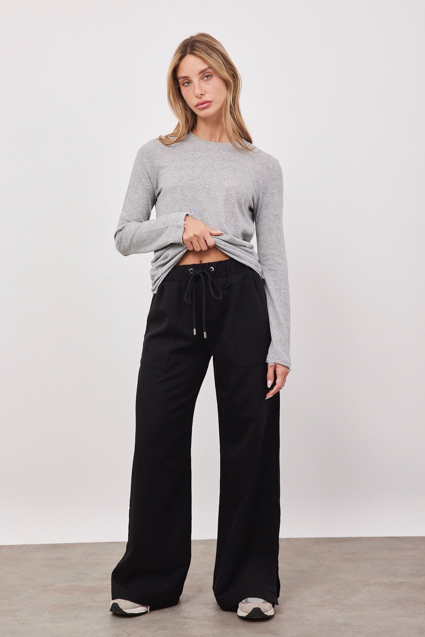 מכנסיים מבד מחויט עם גומי במותן - ITAY BRANDS