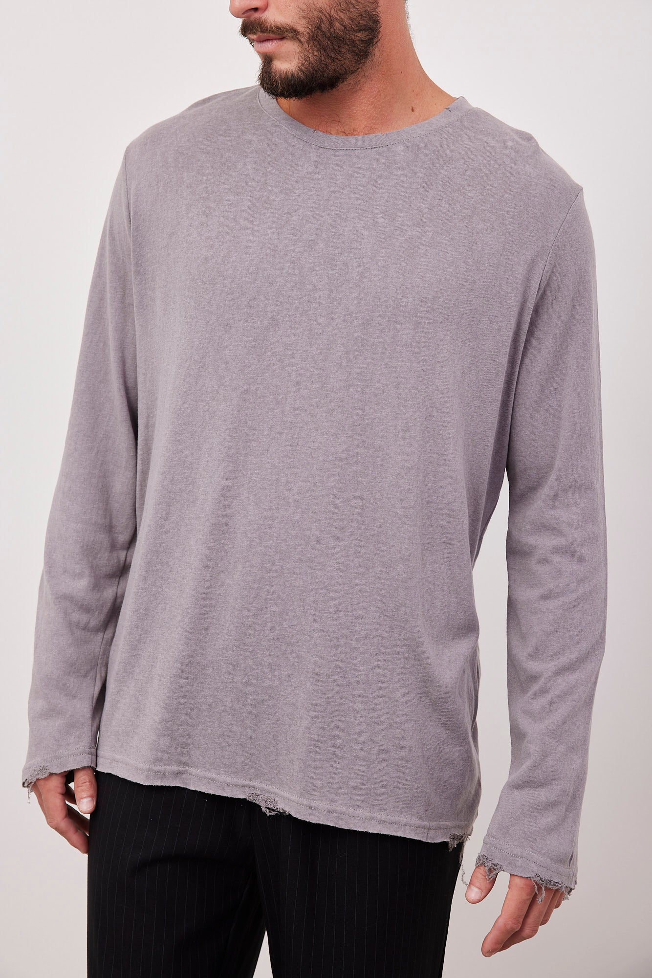 חולצה ארוכה בגימור קרעים - ITAY BRANDS