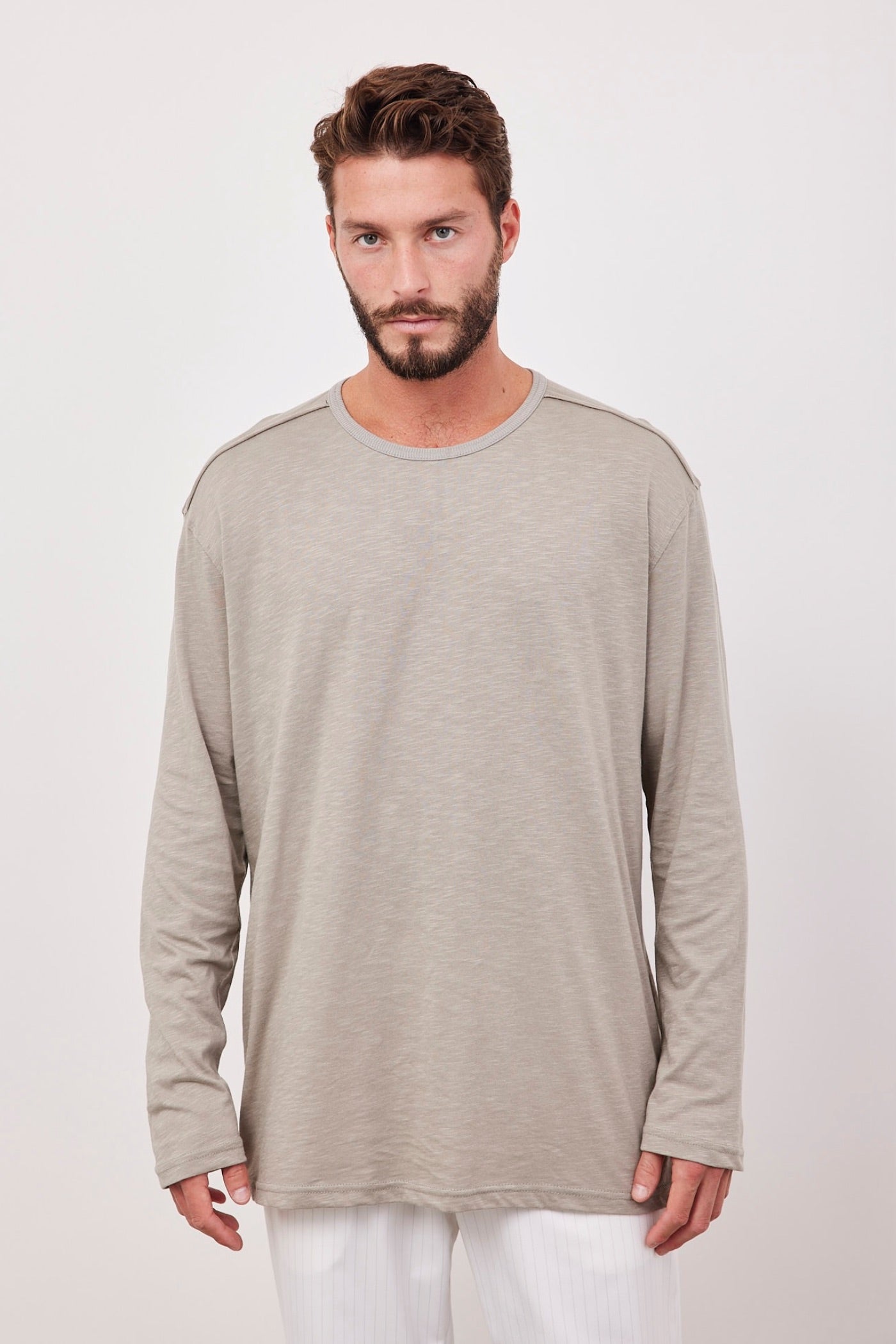 חולצה רכה עם תיפורים בולטים - ITAY BRANDS