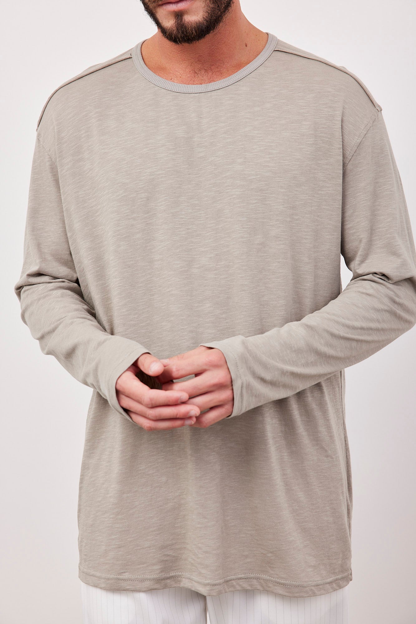 חולצה רכה עם תיפורים בולטים - ITAY BRANDS