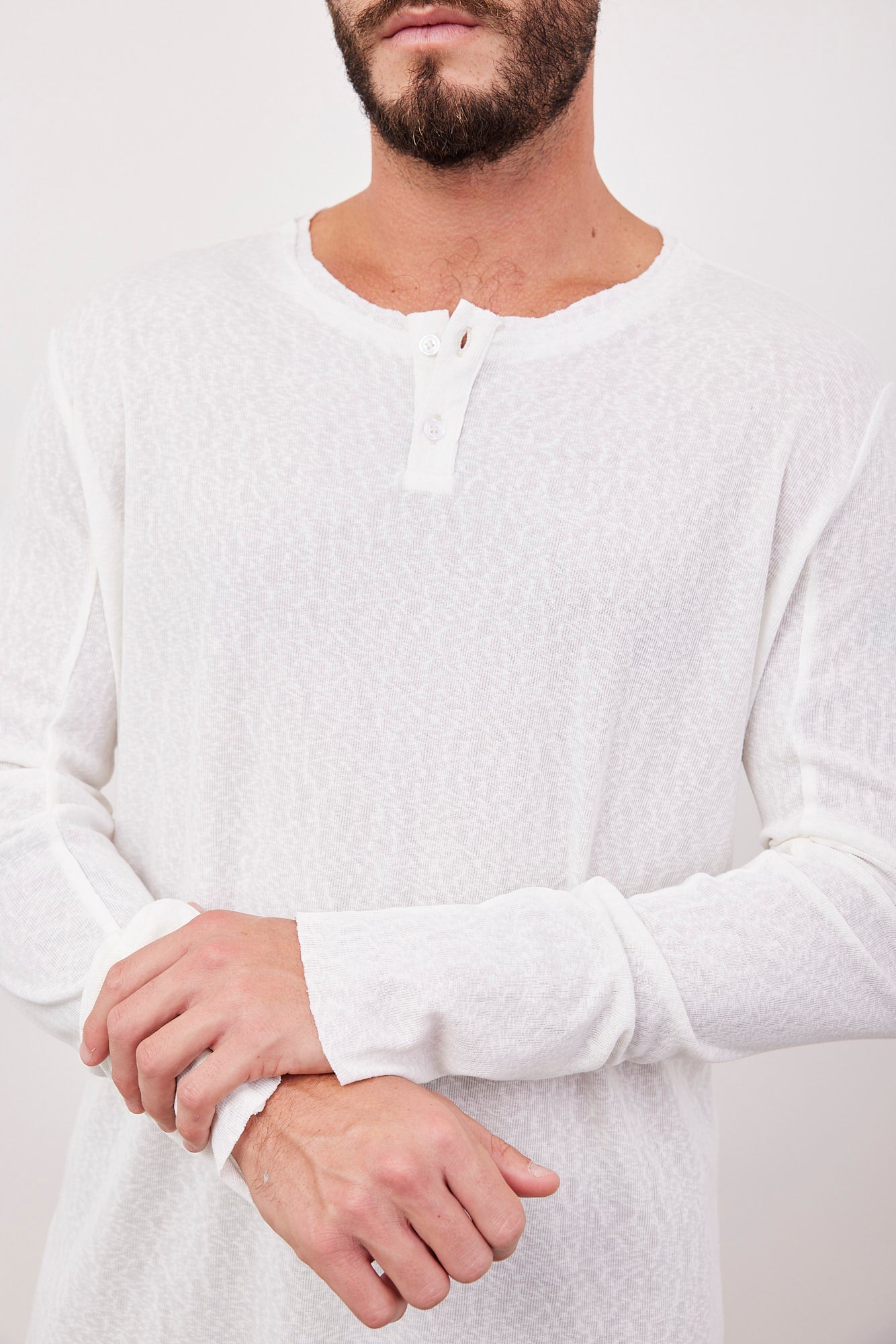 חולצה עם סיומת גזורה בשילוב כפתורים - ITAY BRANDS