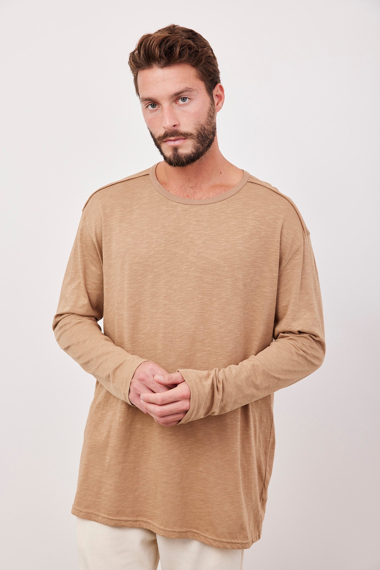 חולצה רכה עם תיפורים בולטים - ITAY BRANDS