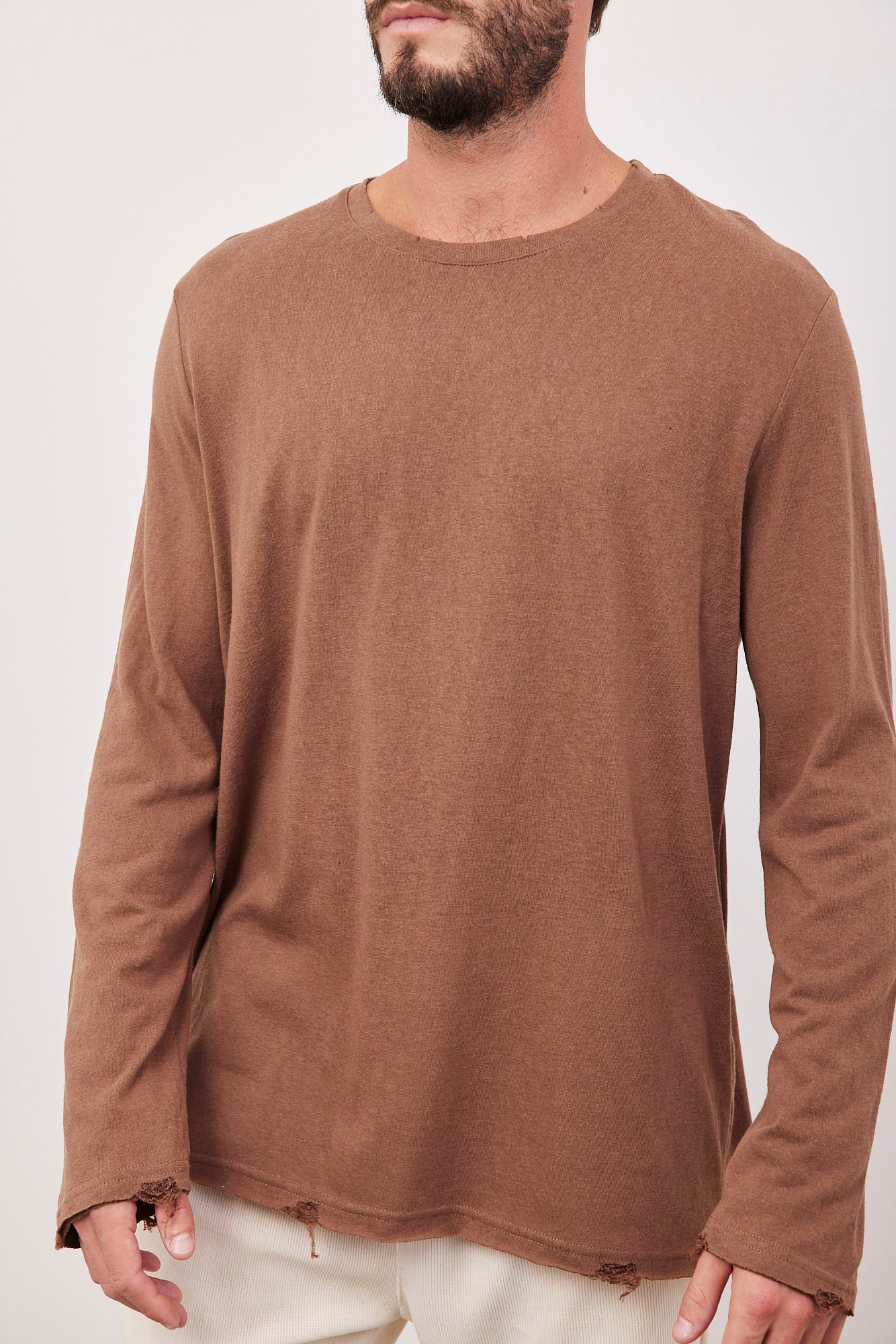 חולצה ארוכה בגימור קרעים - ITAY BRANDS