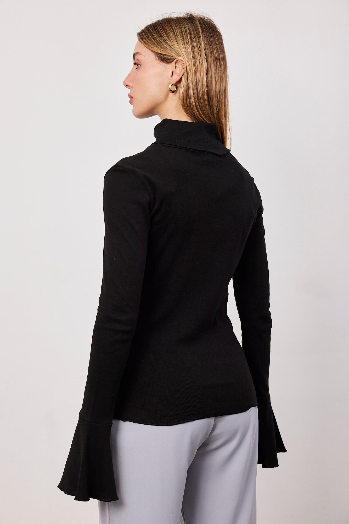 חולצת גולף עם שרוולי פעמון - ITAY BRANDS