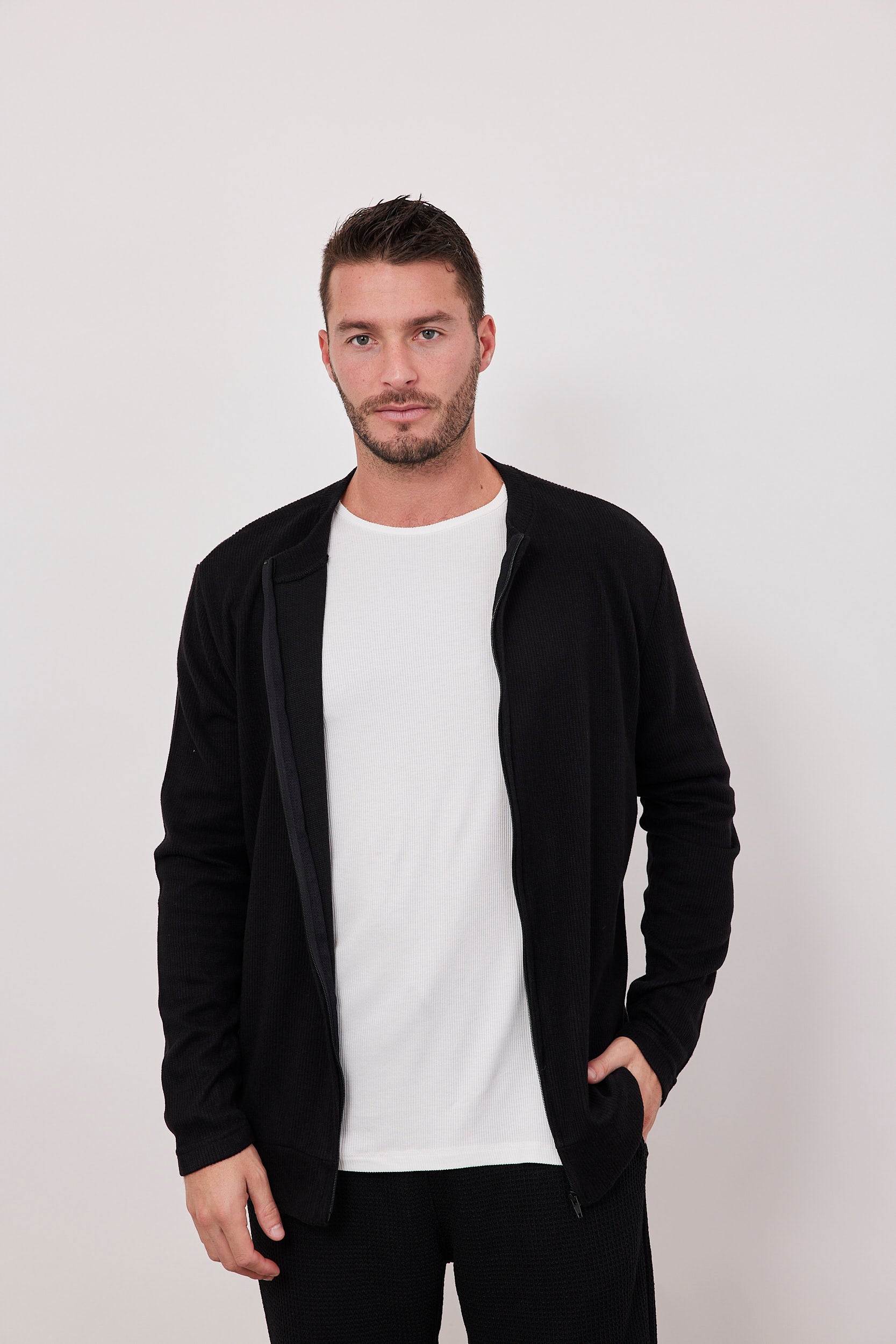 סריג קרדיגן בשילוב רוכסן