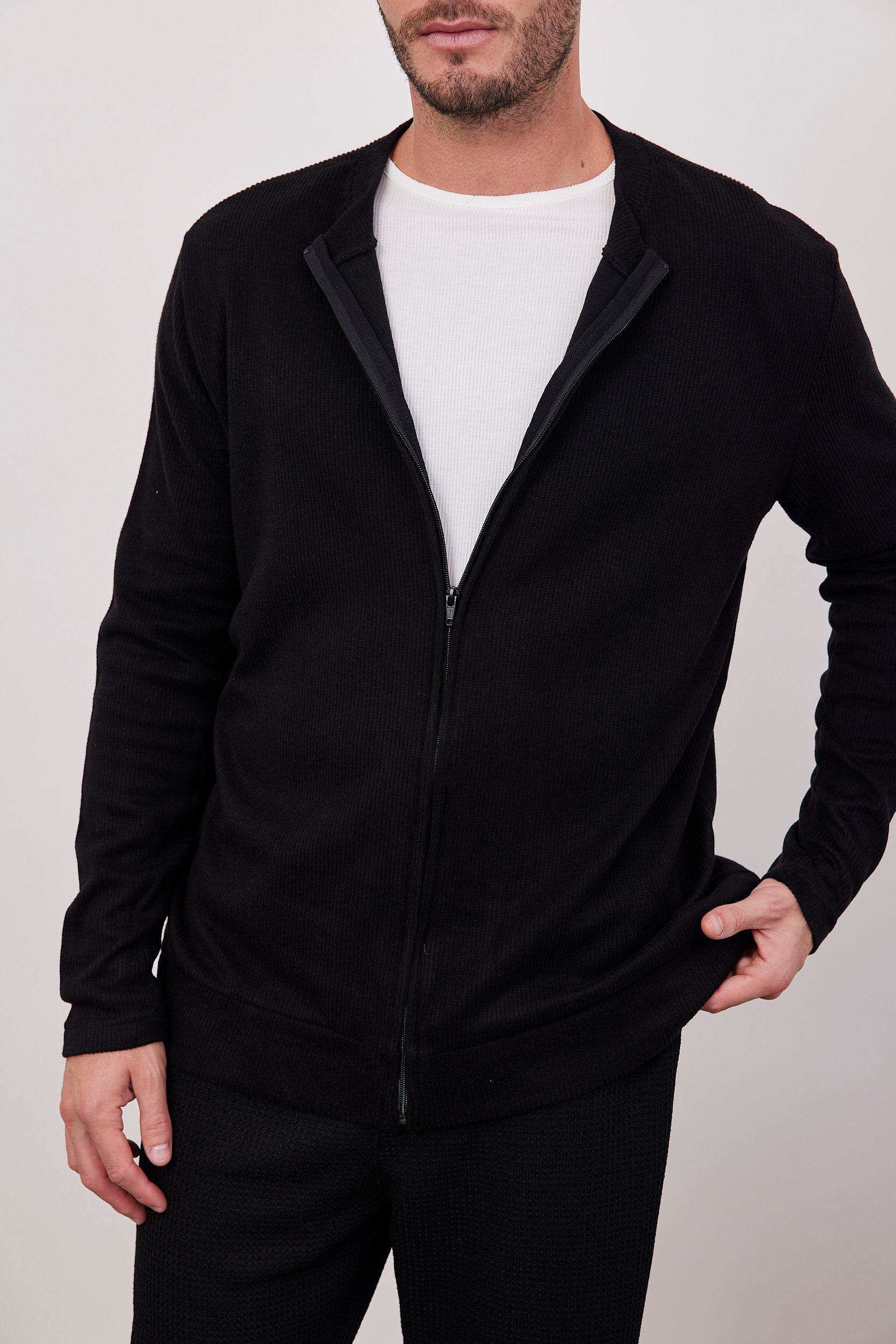 סריג קרדיגן בשילוב רוכסן