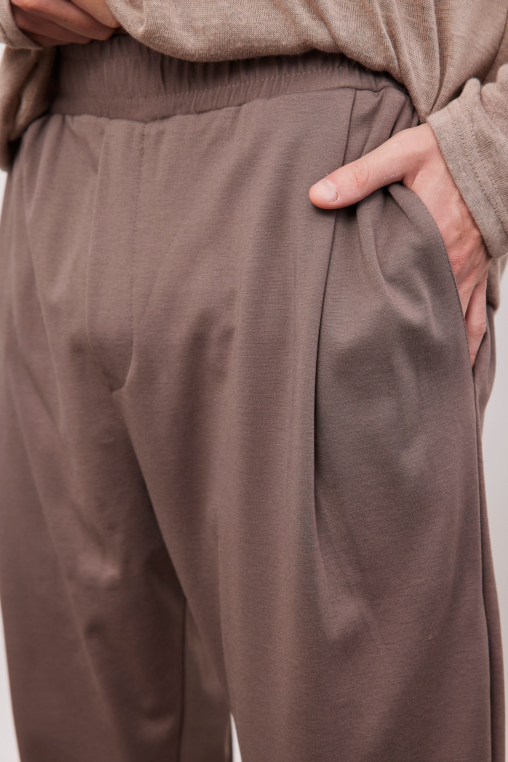 מכנס בסגנון מחוייט עם גומי