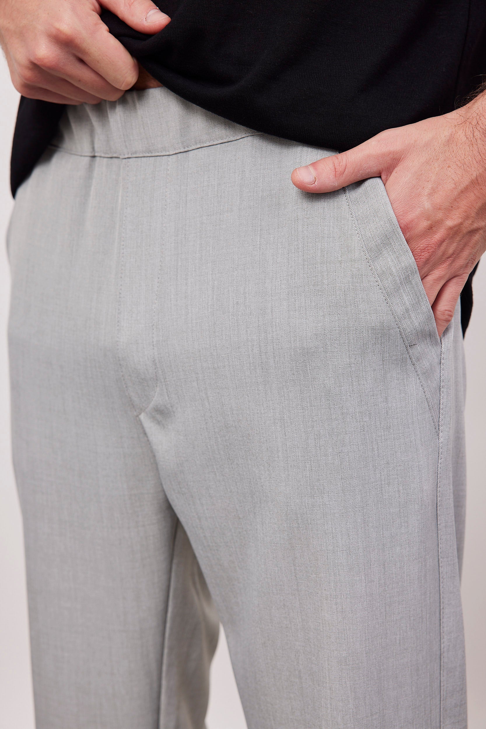 מכנסיים מחויטים עם גומי