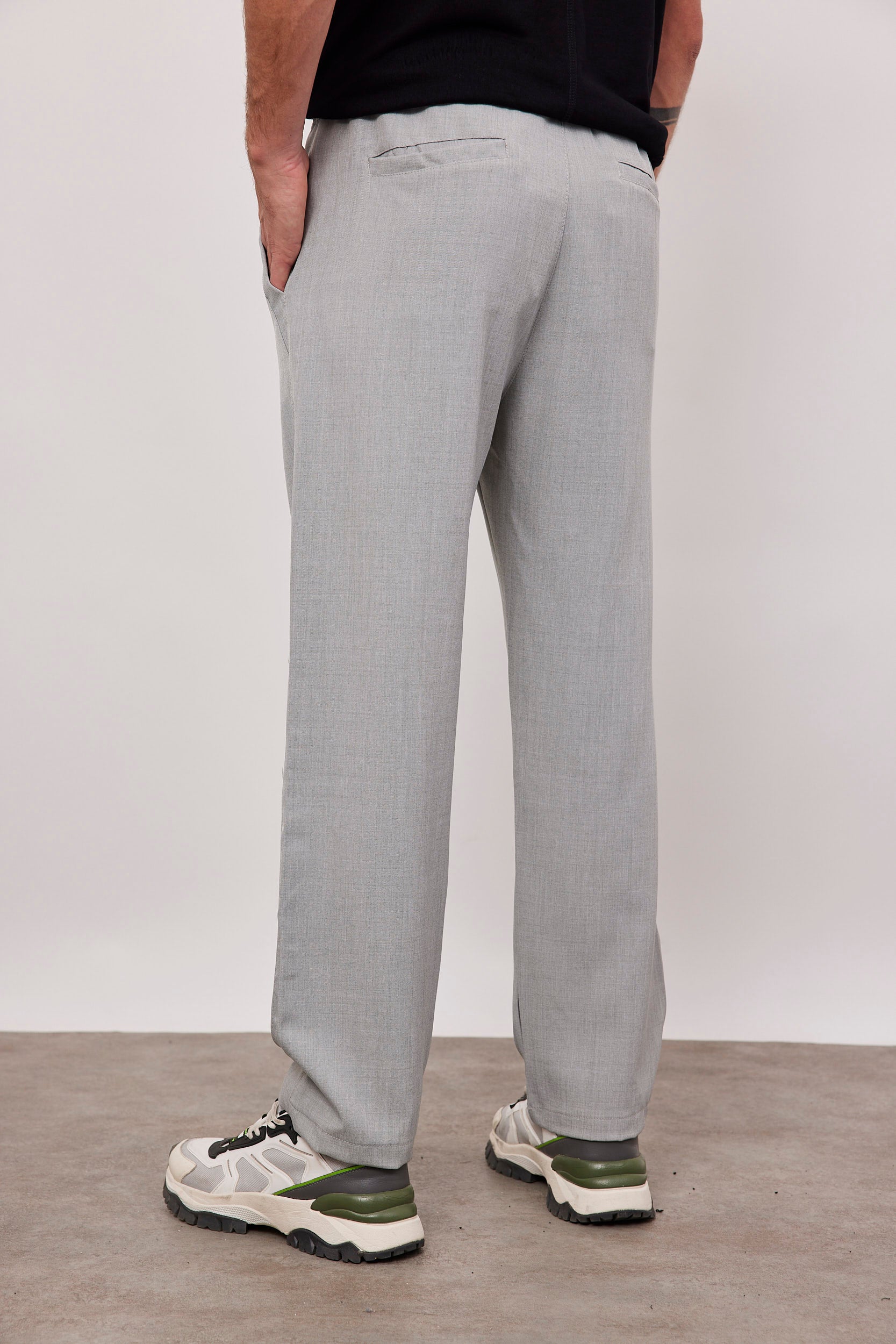 מכנסיים מחויטים עם גומי