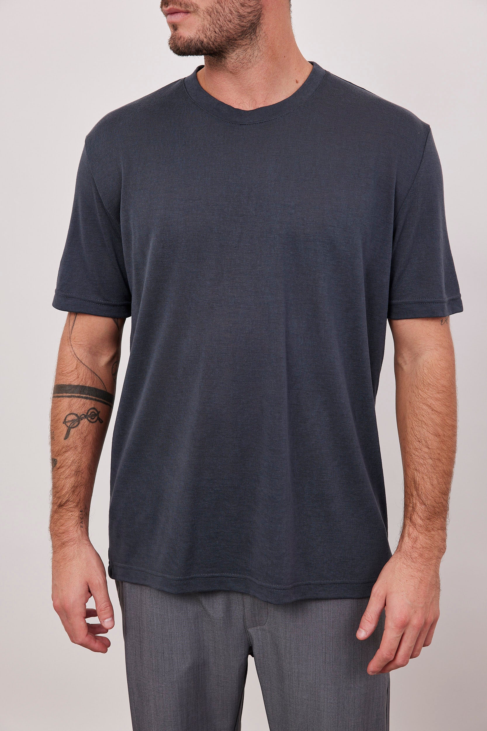 חולצת סלאב במראה פשתן