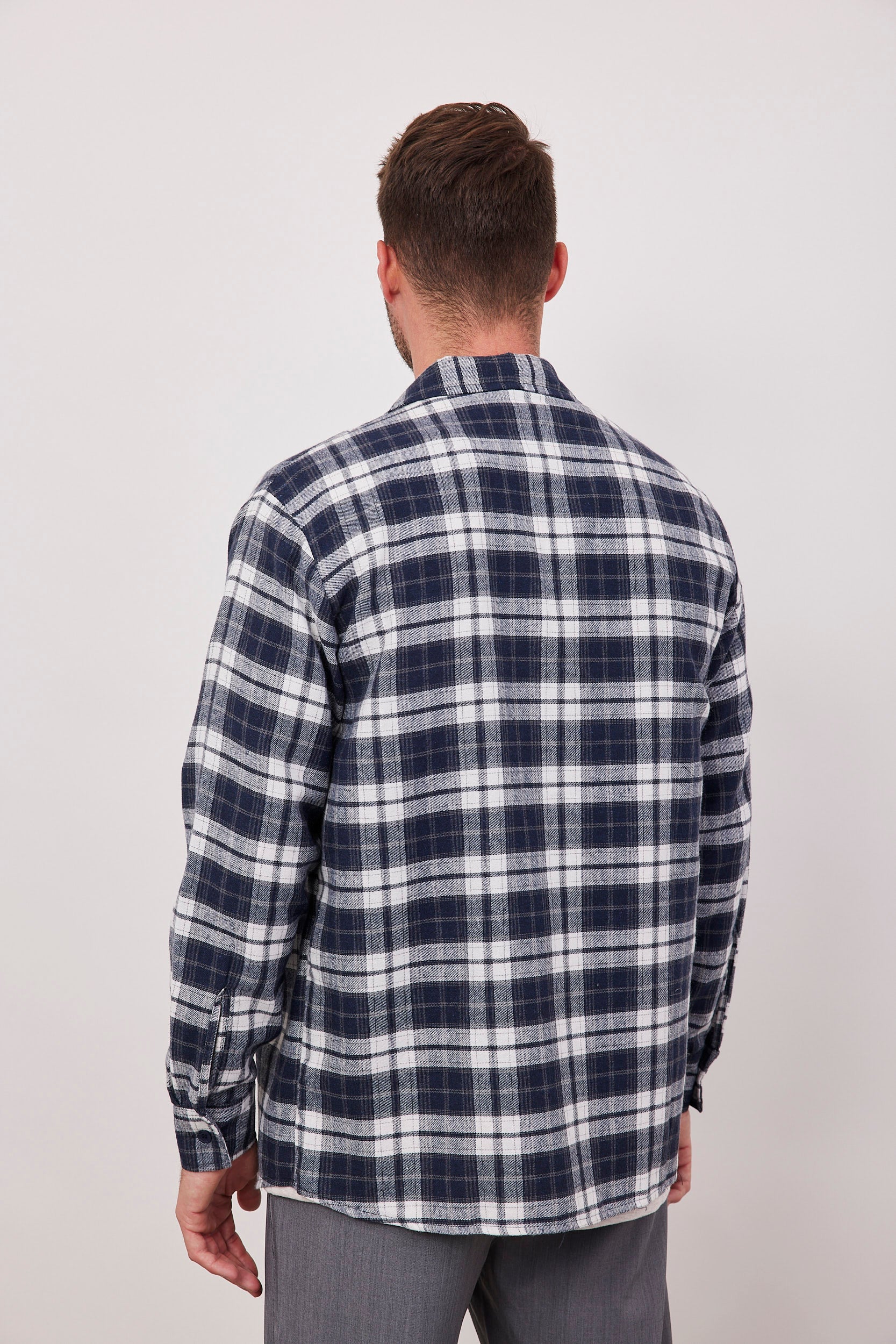 חולצה מכופתרת משבצות