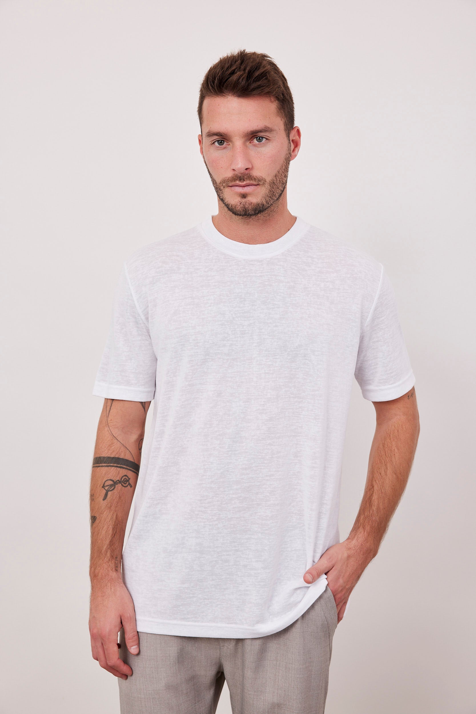 חולצת סלאב במראה פשתן