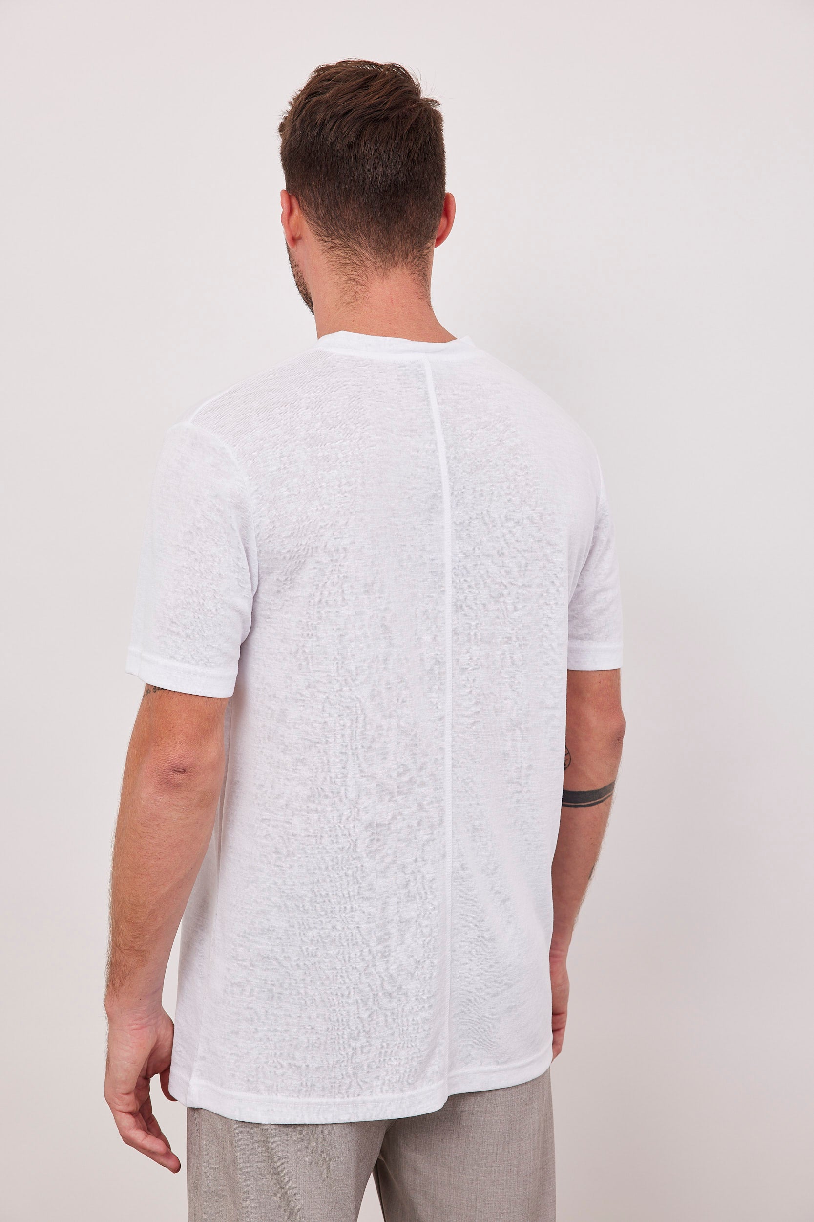 חולצת סלאב במראה פשתן