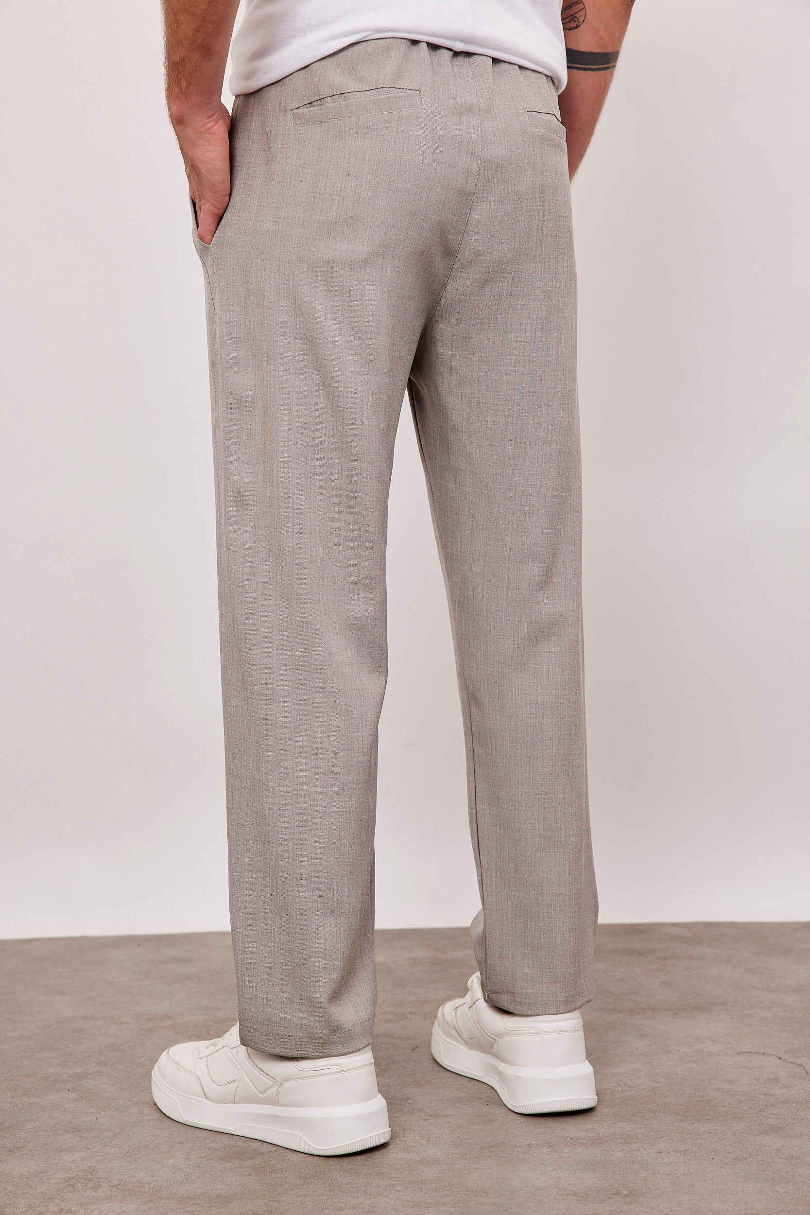 מכנסיים מחויטים עם גומי