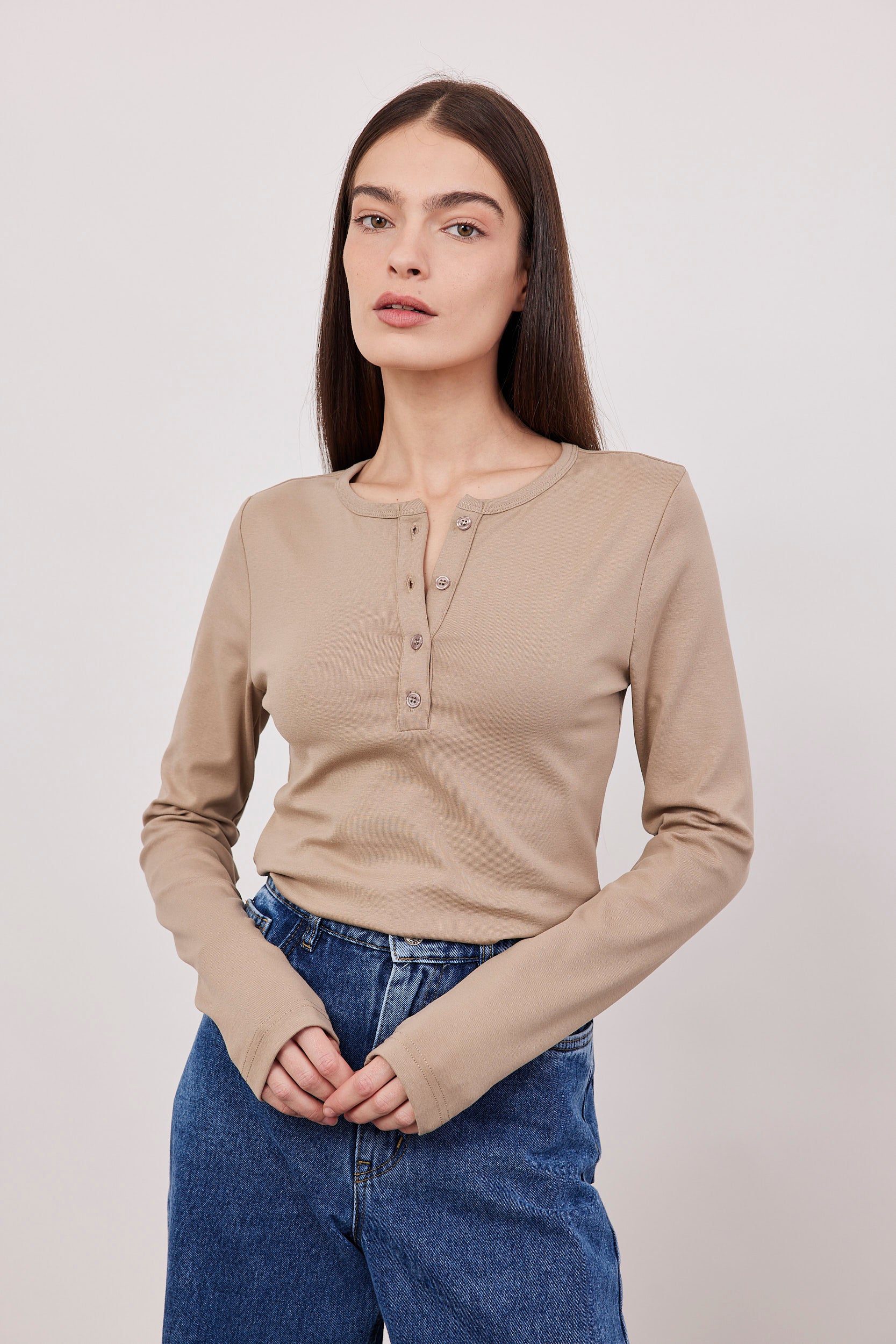 חולצת צווארון כפתורים ארוכה