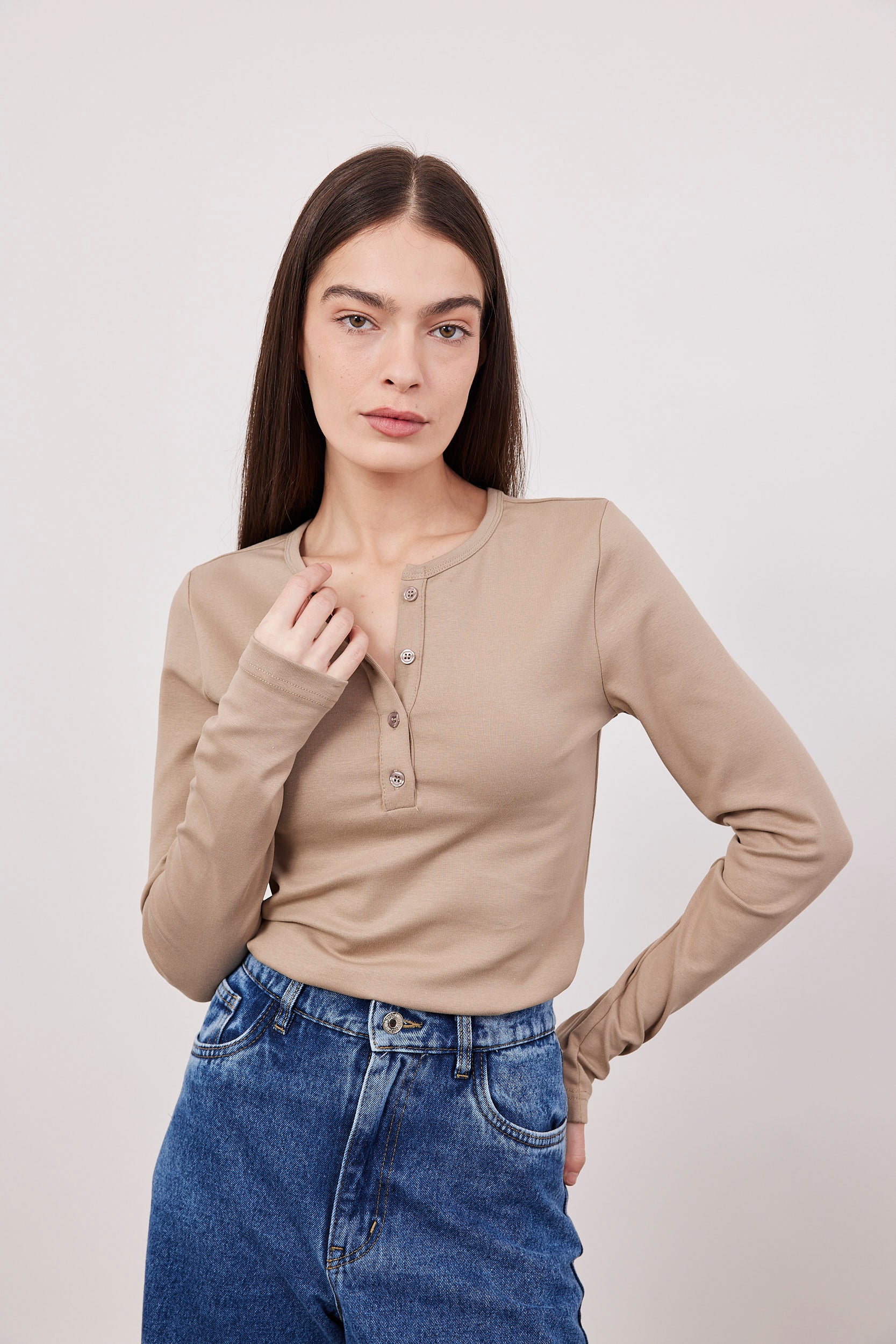 חולצת צווארון כפתורים ארוכה