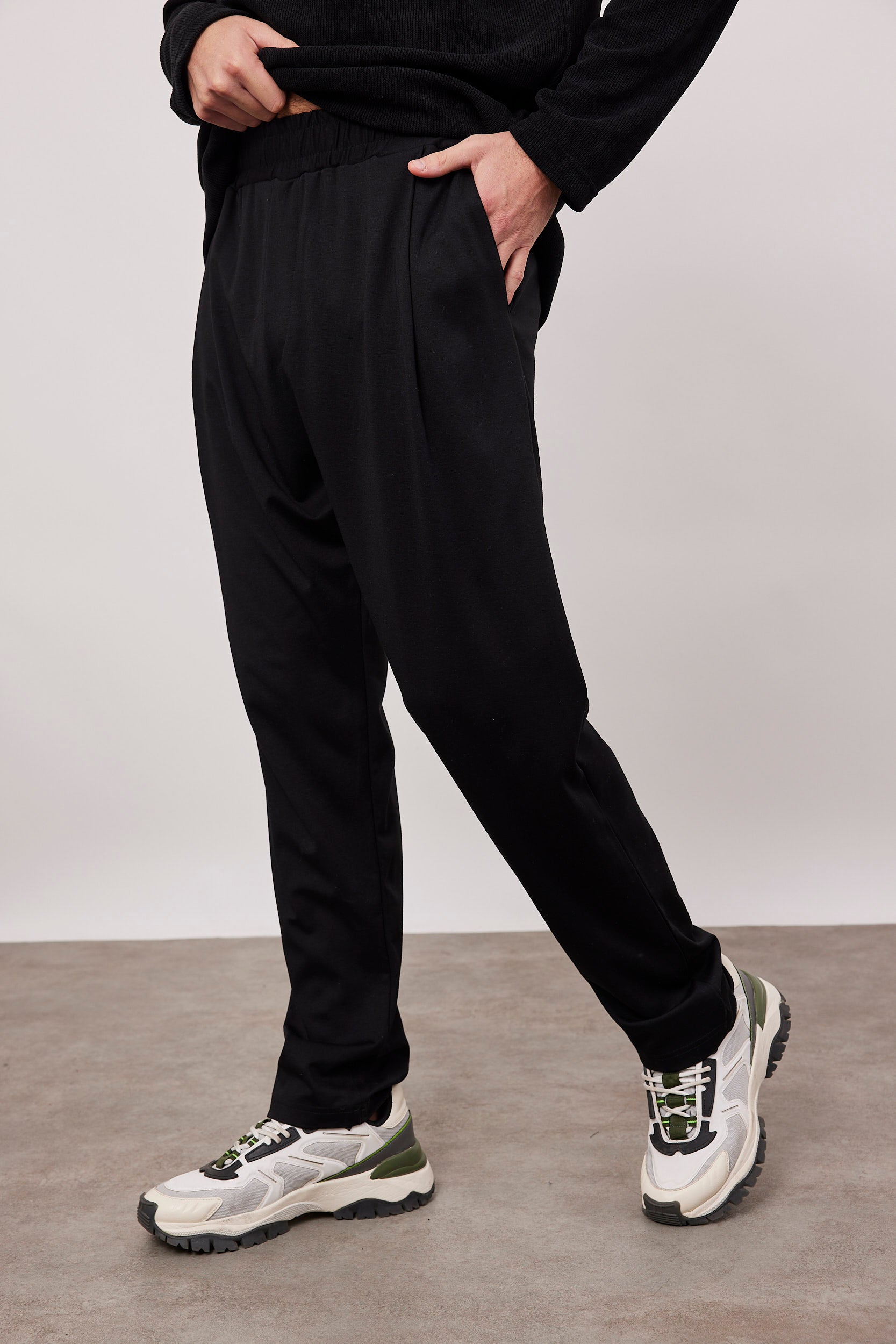 מכנס בסגנון מחוייט עם גומי