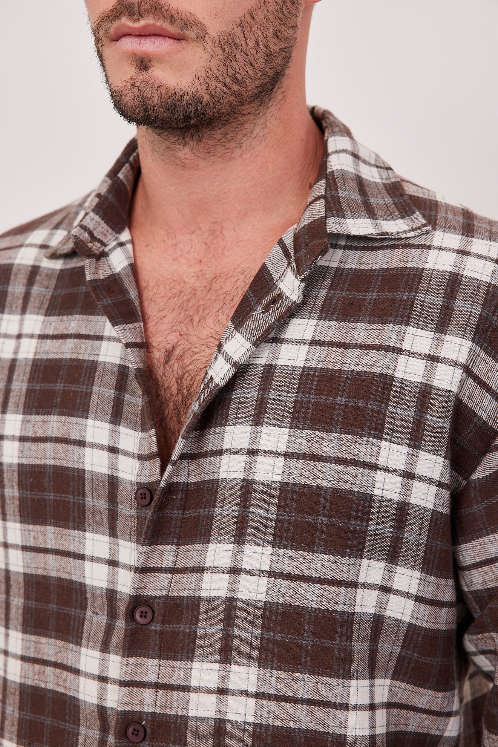 חולצה מכופתרת משבצות