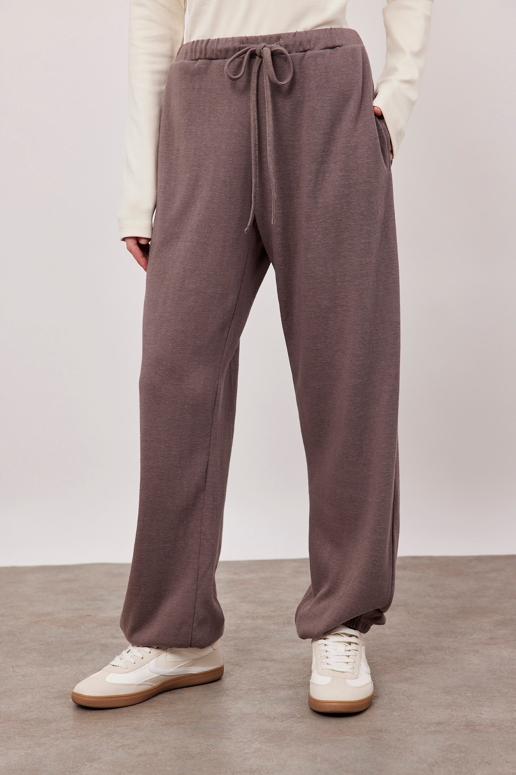 מכנסי סלאב מראה פשתן עם מנג'ט