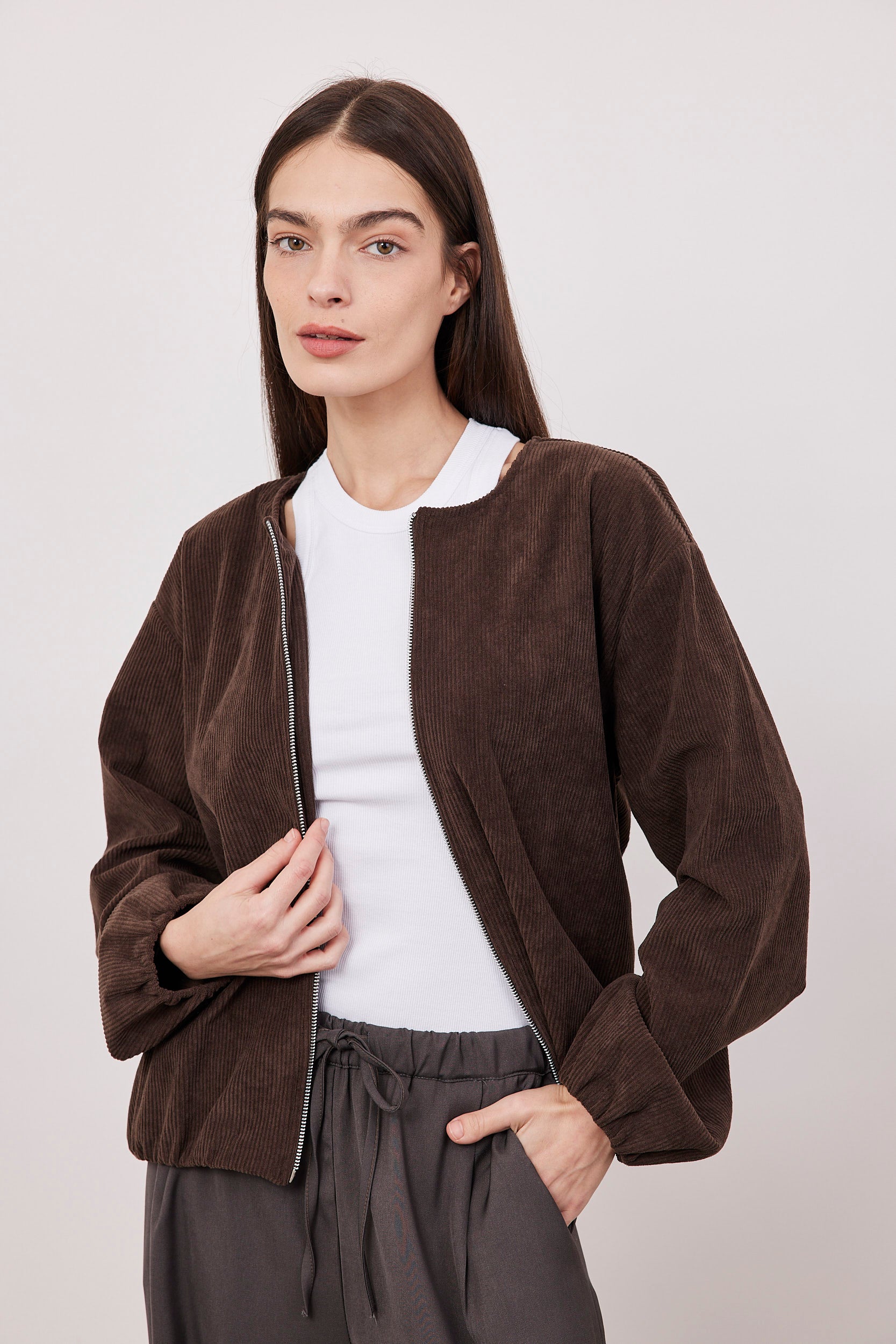 גקט קורדרוי עם רוכסן