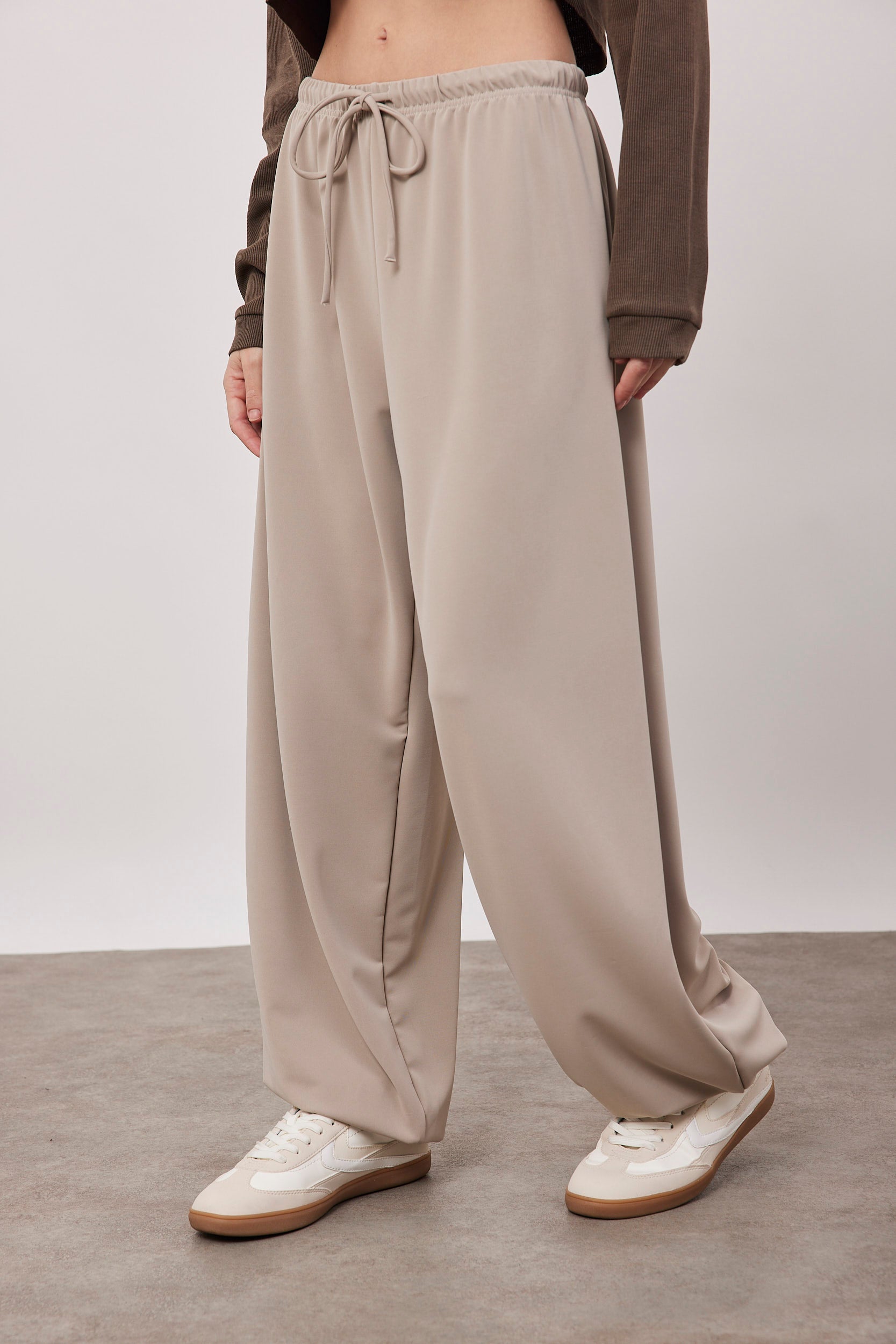 מכנסי בלון עם קשירה