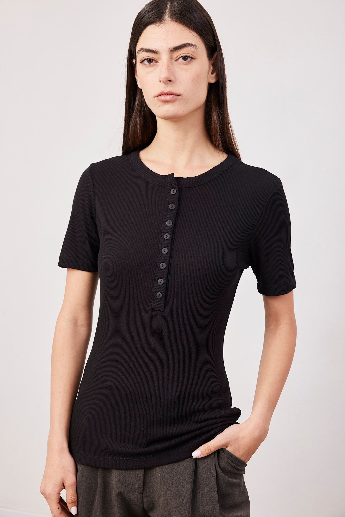 טי שרט עם כפתורים - ITAY BRANDS