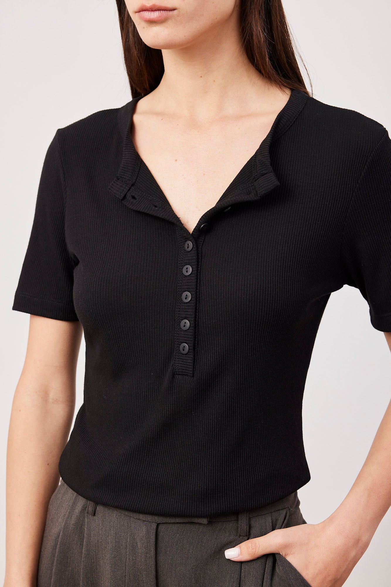 טי שרט עם כפתורים - ITAY BRANDS