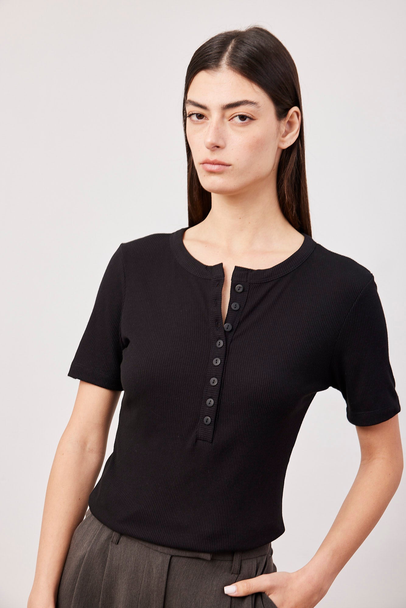 טי שרט עם כפתורים - ITAY BRANDS