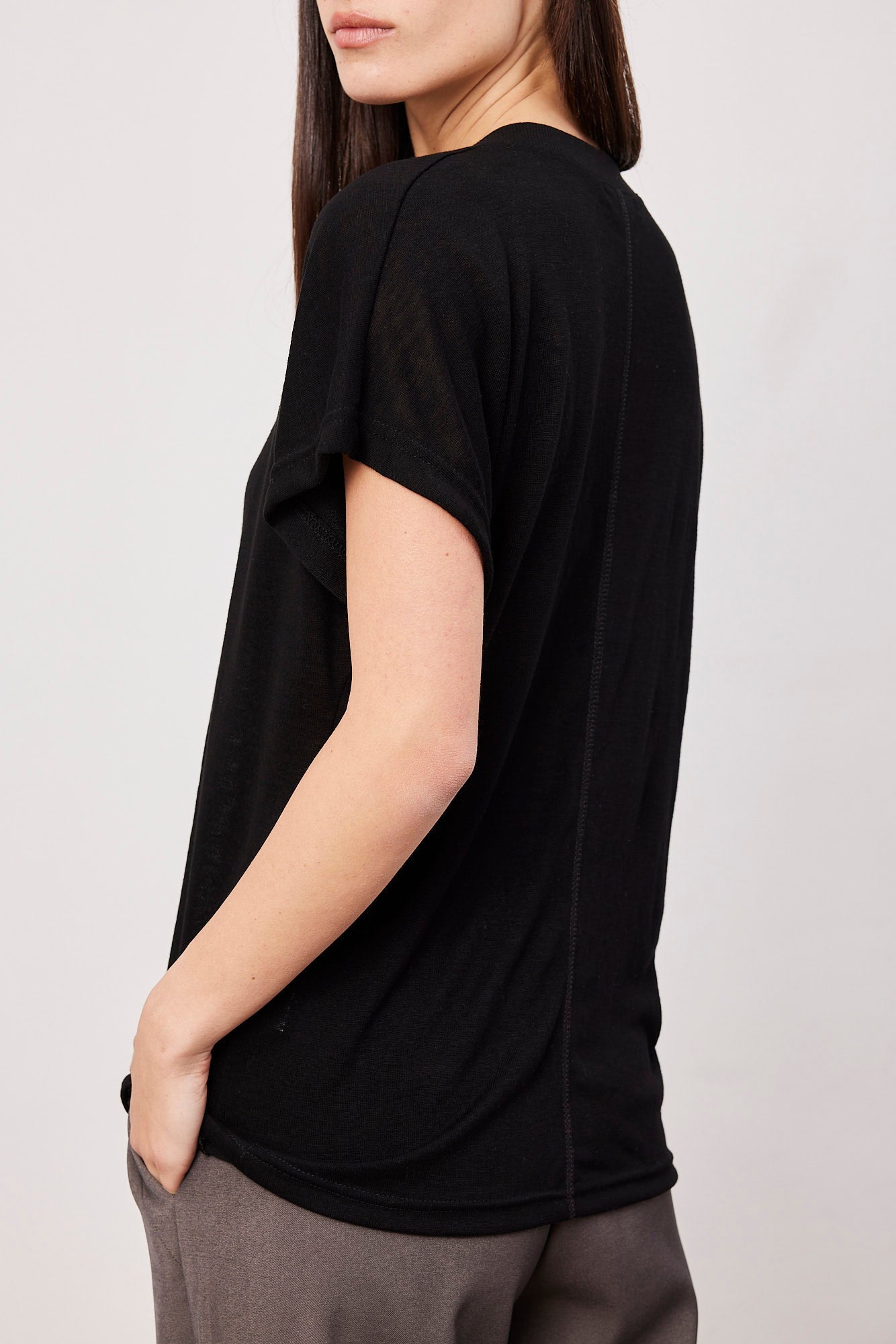 טי-שרט וי עם שרוולים רחבים - ITAY BRANDS