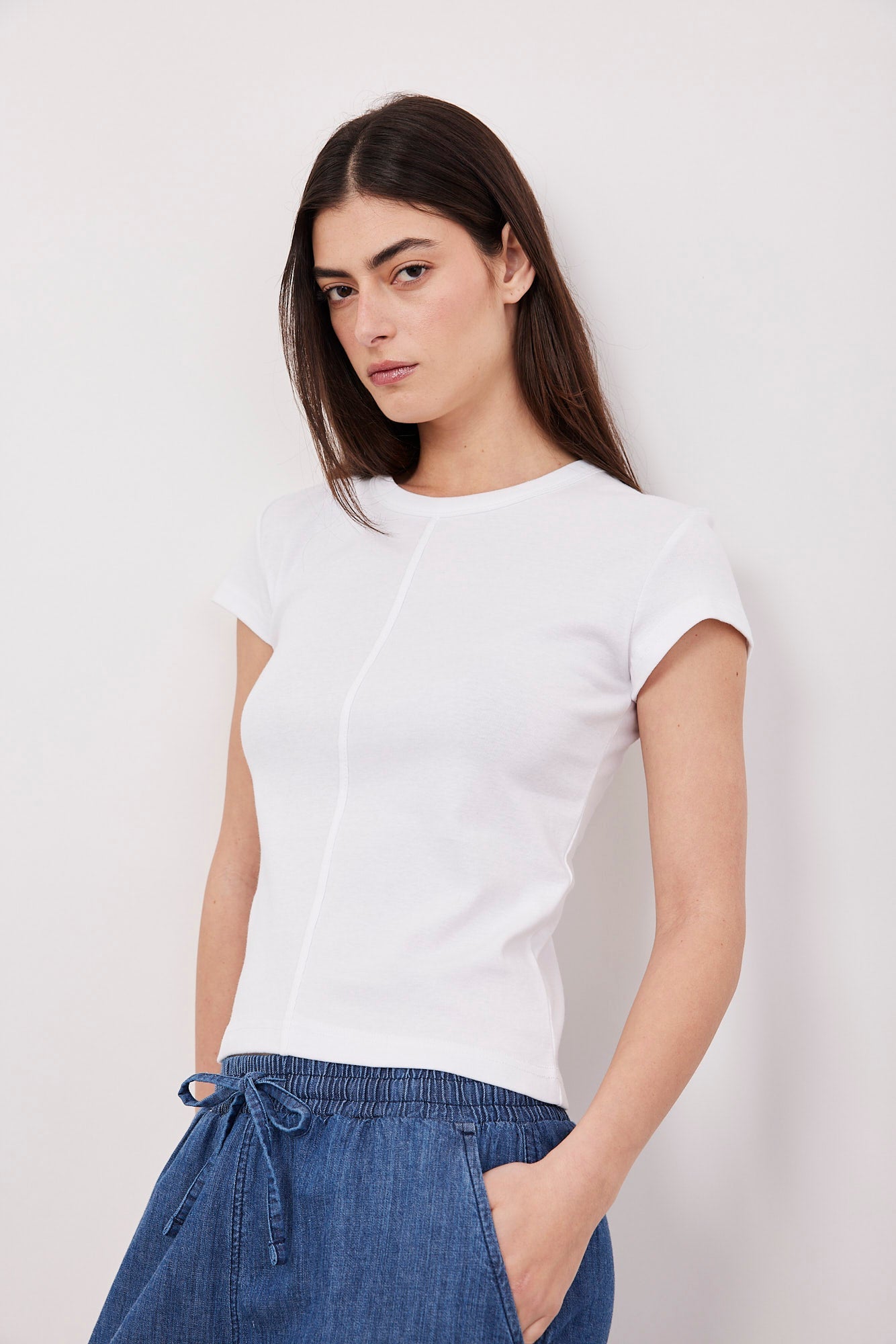 טישרט קרופ עם תיפור - ITAY BRANDS