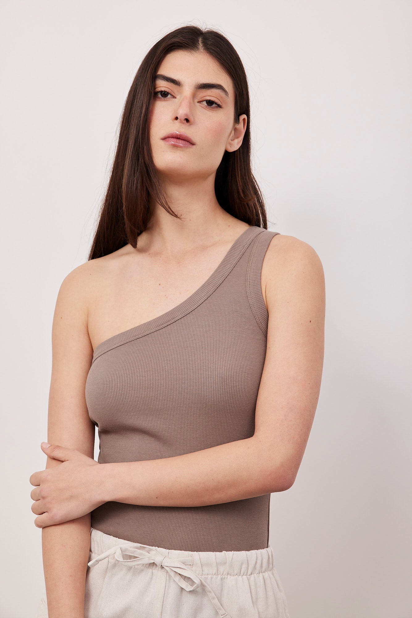 גופיית וואן שולדר כתפיה עבה - ITAY BRANDS