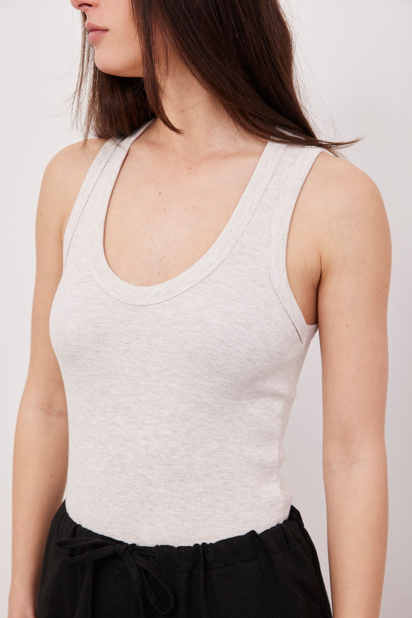 גופיית ריב מחשוף עגול