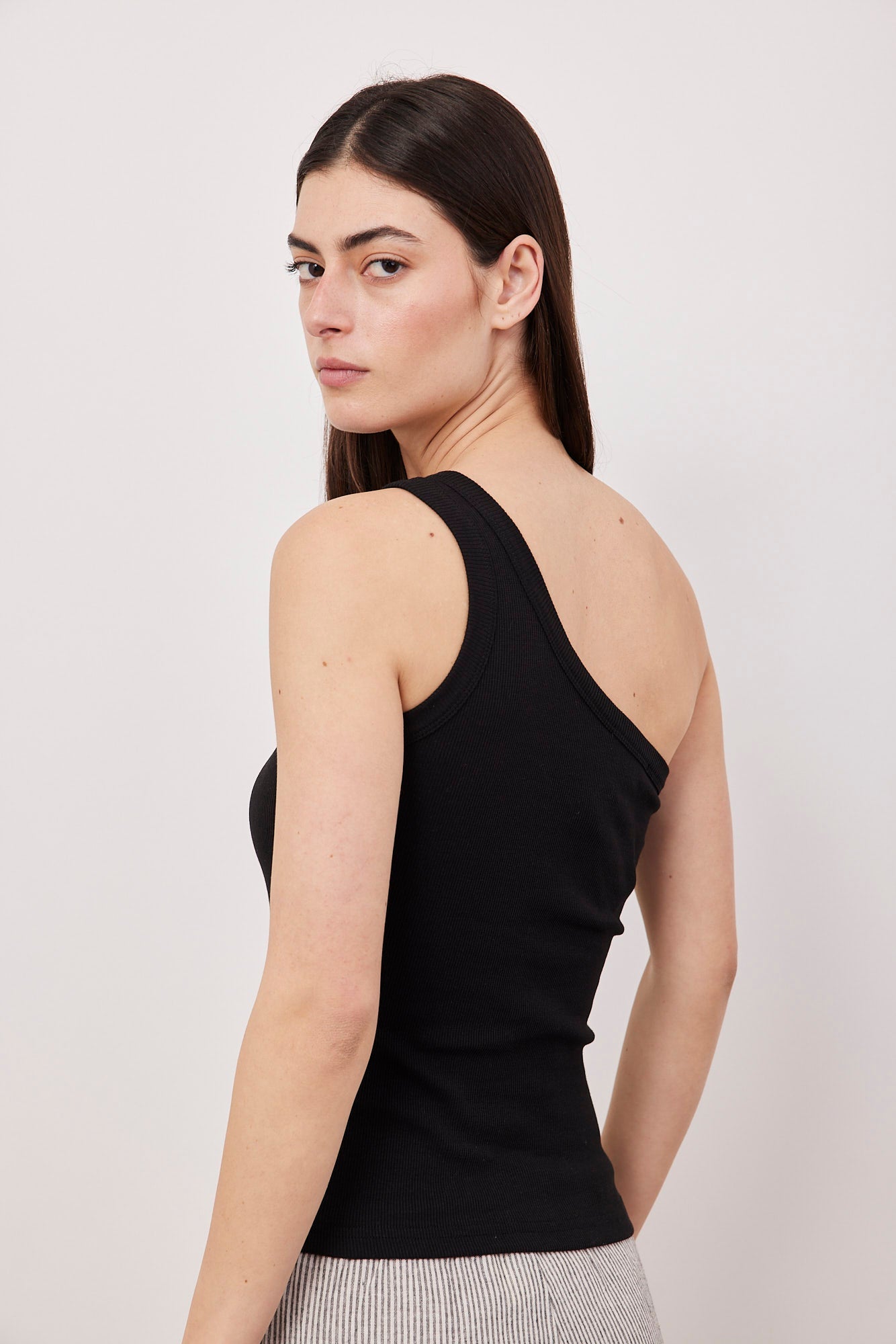 גופיית וואן שולדר כתפיה עבה - ITAY BRANDS