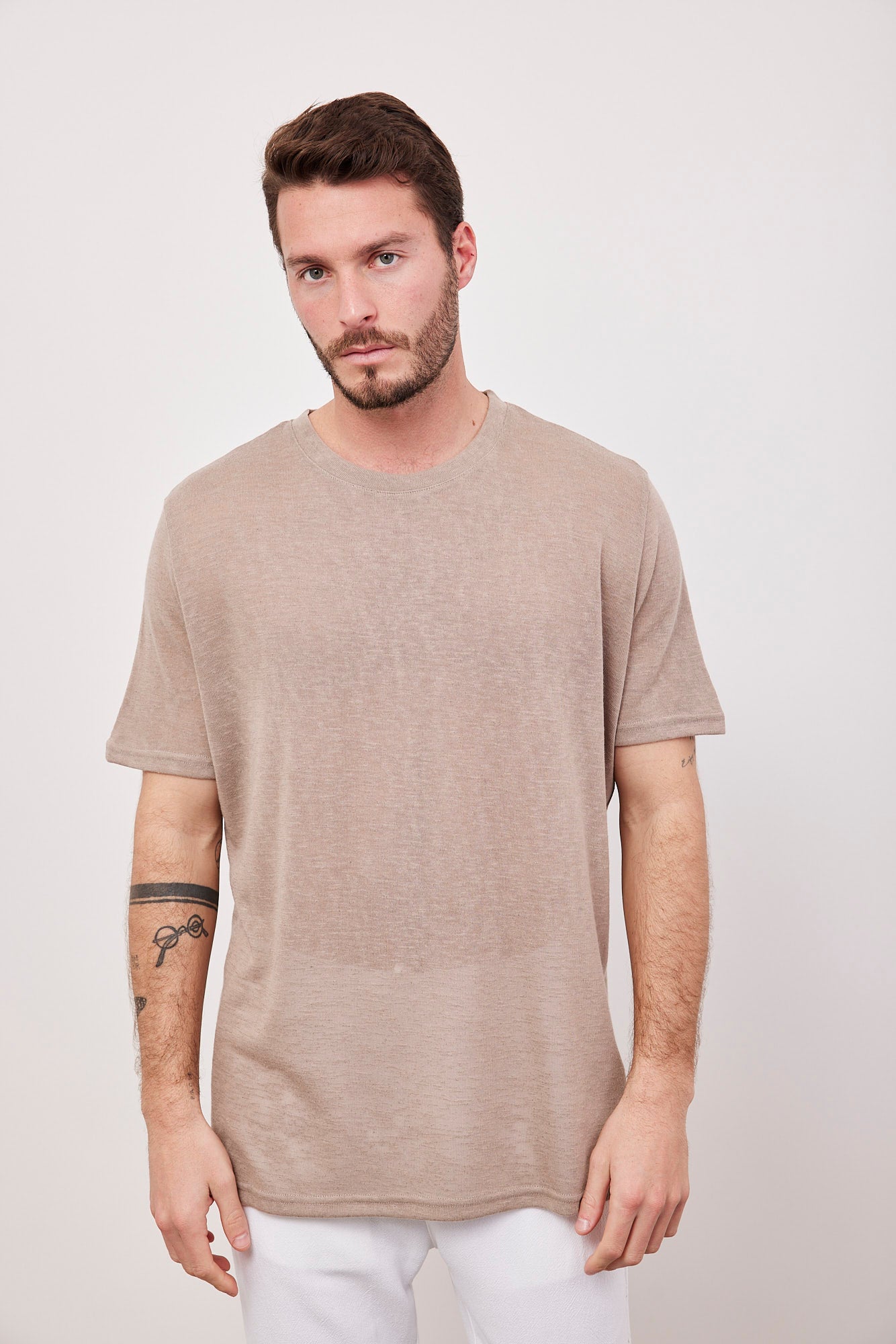 טי-שרט שקפקפה במראה פשתן