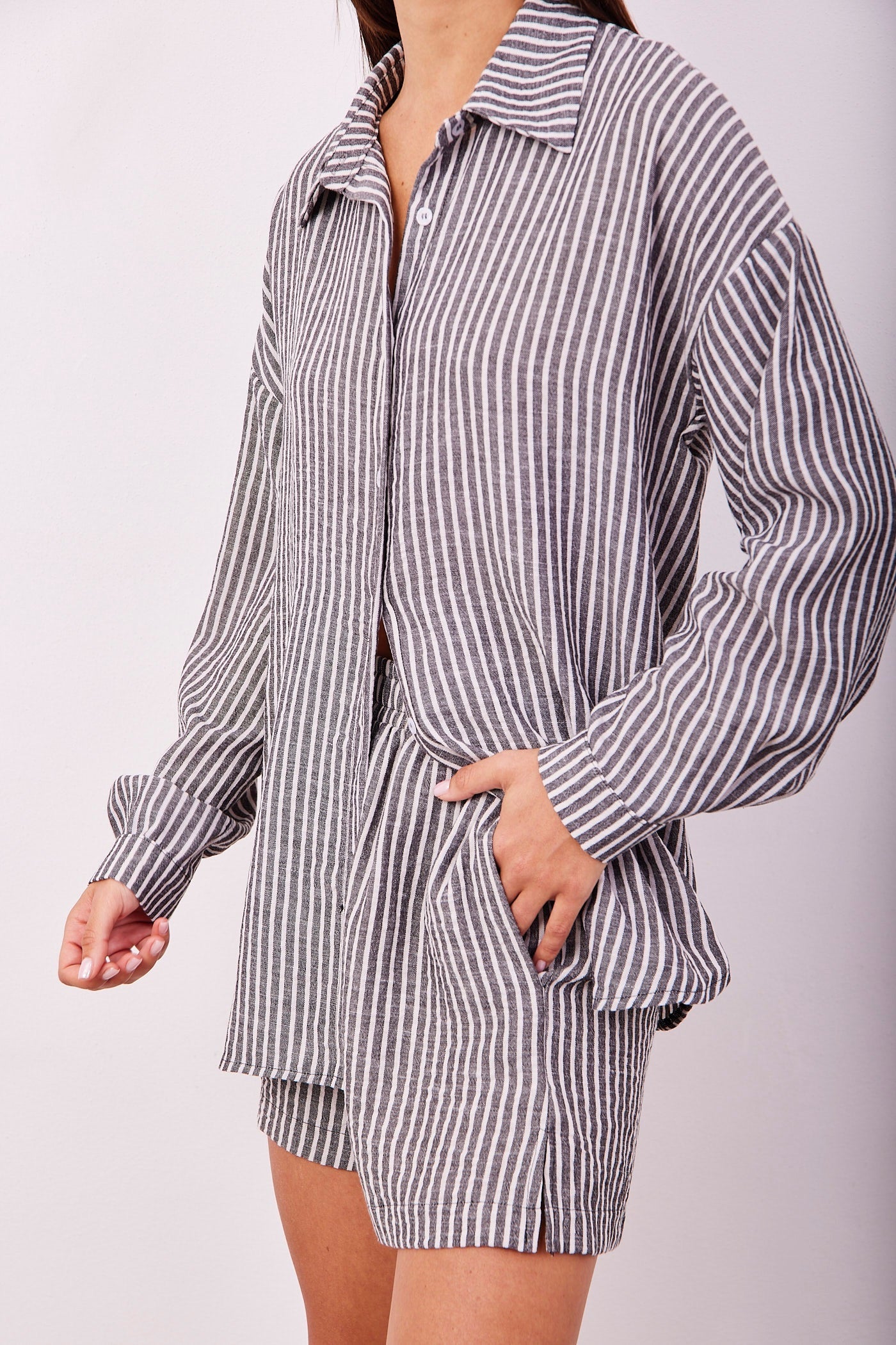 חליפה מכופתרת במראה פשתן בהדפס פסים - ITAY BRANDS