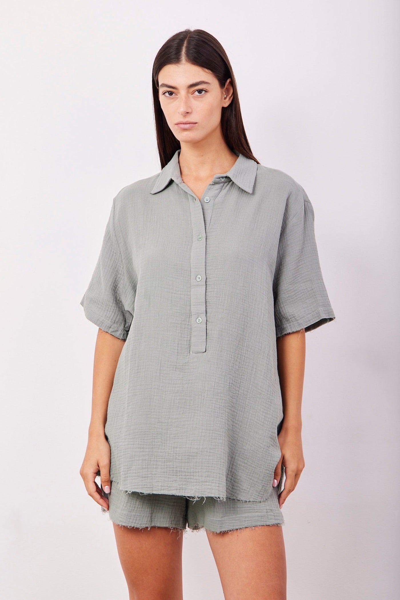 חליפת טטרה קצרה בשילוב כפתורים - ITAY BRANDS