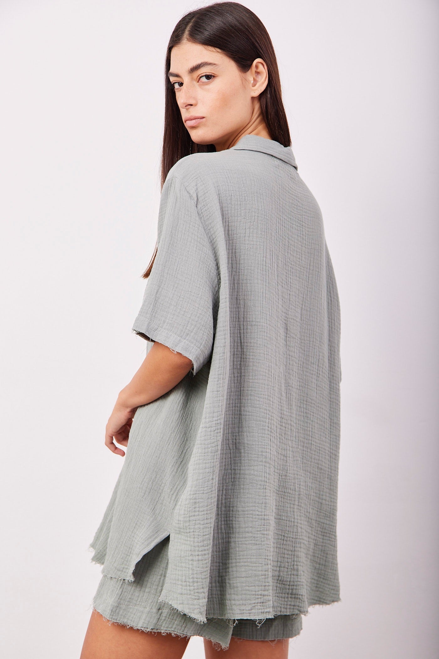 חליפת טטרה קצרה בשילוב כפתורים - ITAY BRANDS