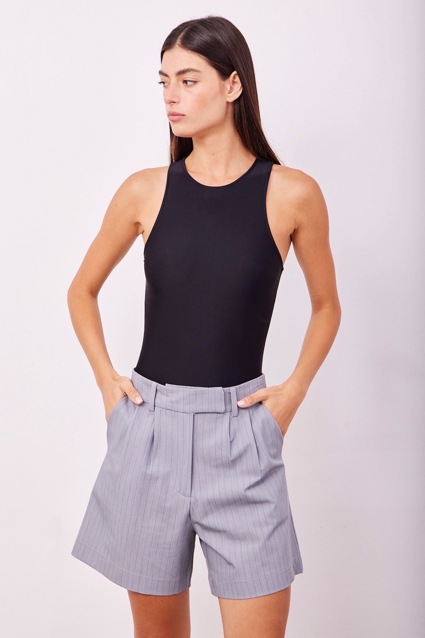 מכנסיים קצרים מחוייטים בהדפס פסים - ITAY BRANDS