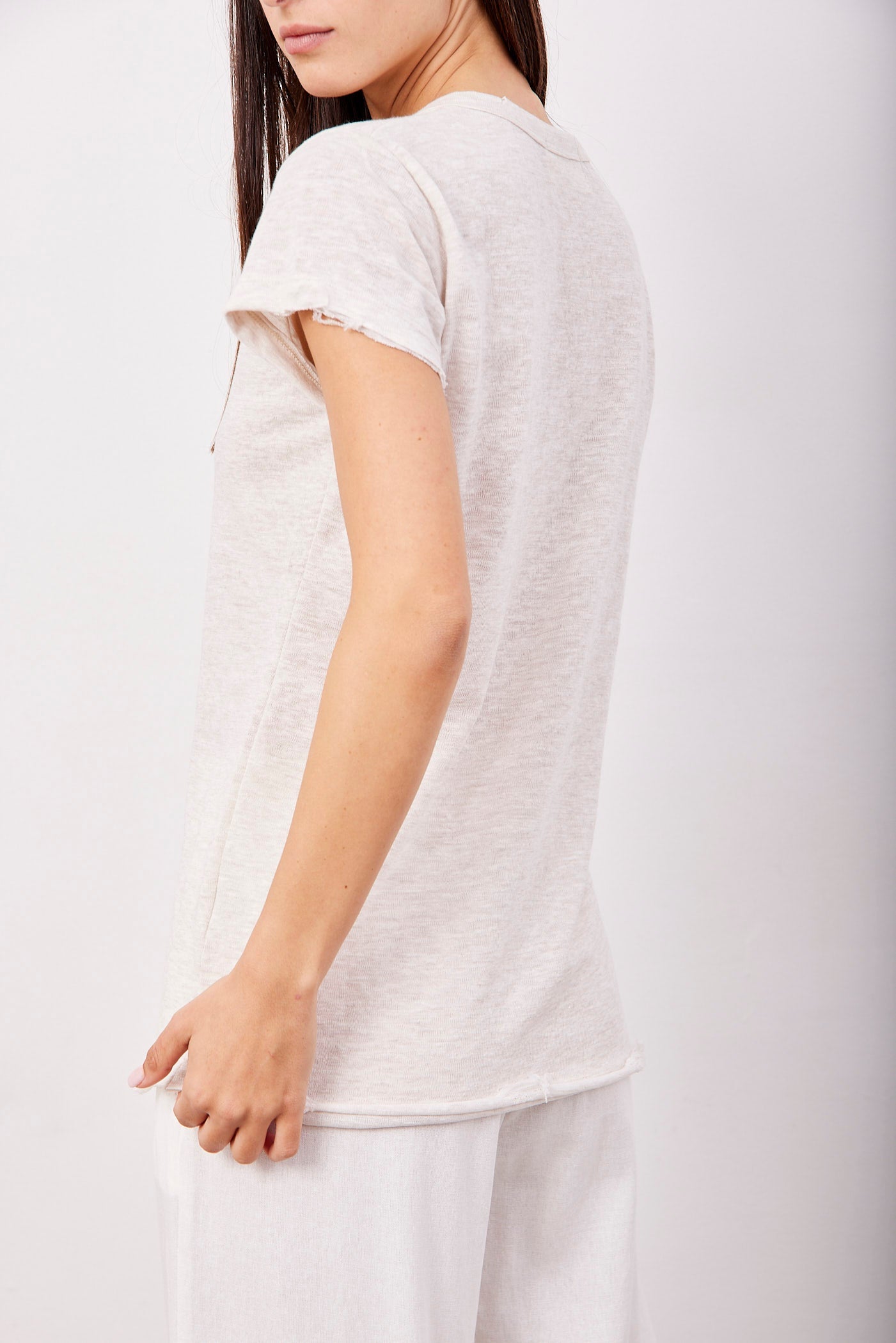 טי-שרט וי בסיומת פרומה - ITAY BRANDS