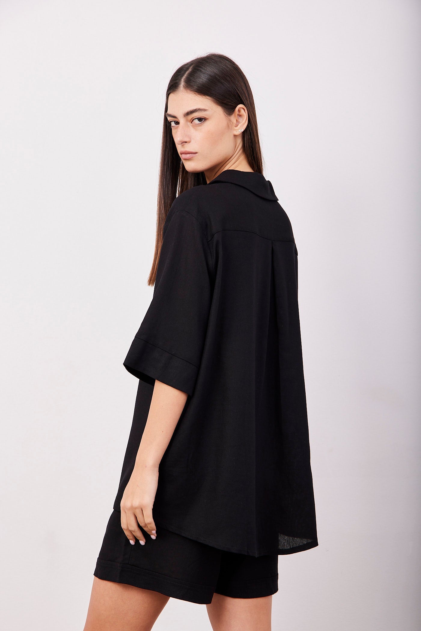 חליפת בשילוב פשתן מכופתרת קצרה - ITAY BRANDS