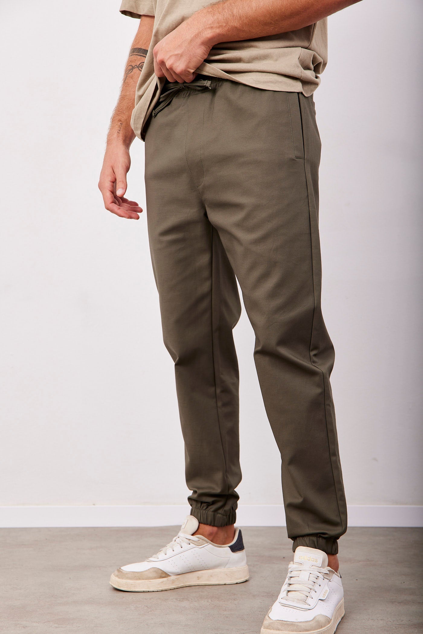 מכנסיים ארוכים עם גומי בסיומת - ITAY BRANDS