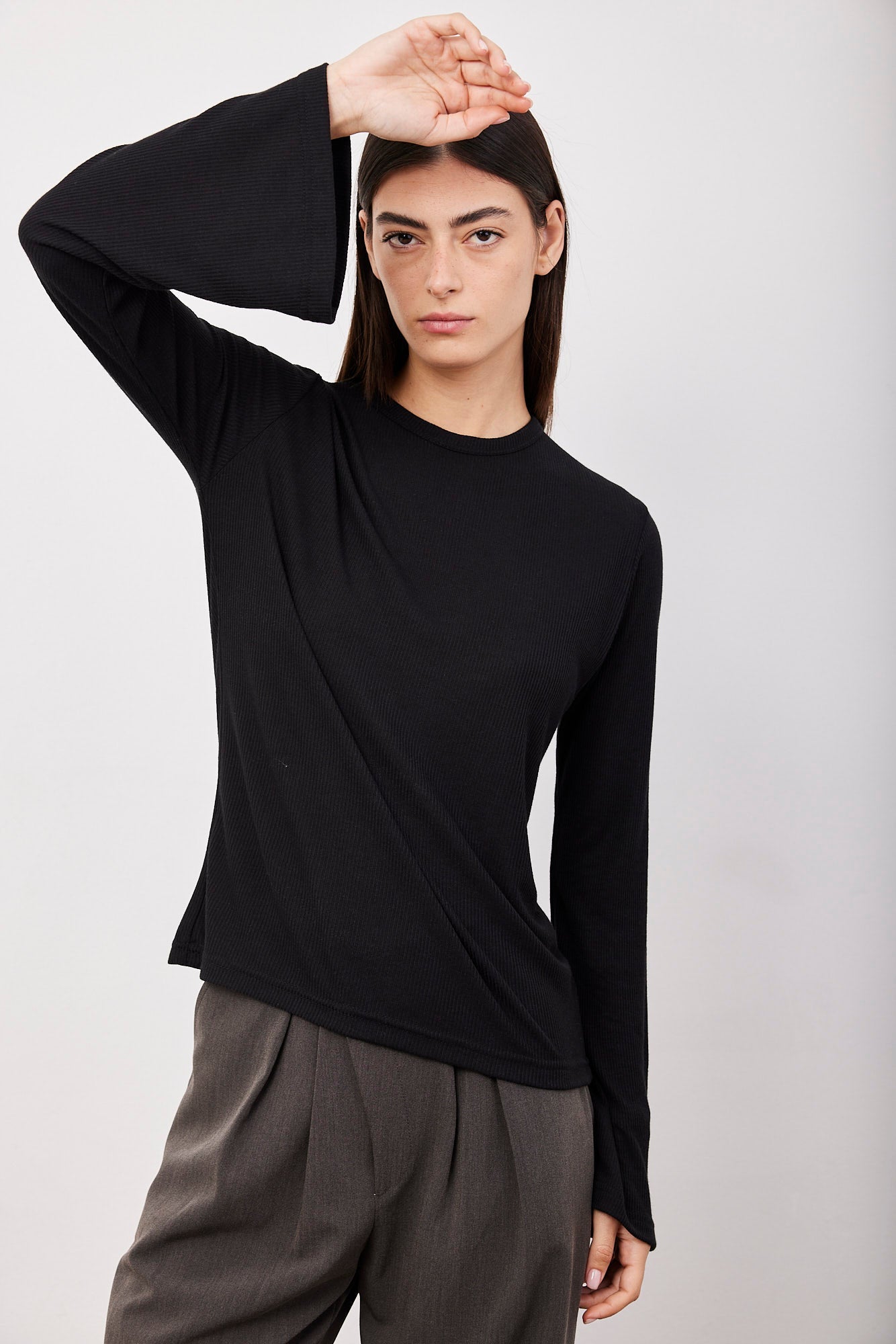 חולצה מבד רך עם שרוול מתרחב - ITAY BRANDS