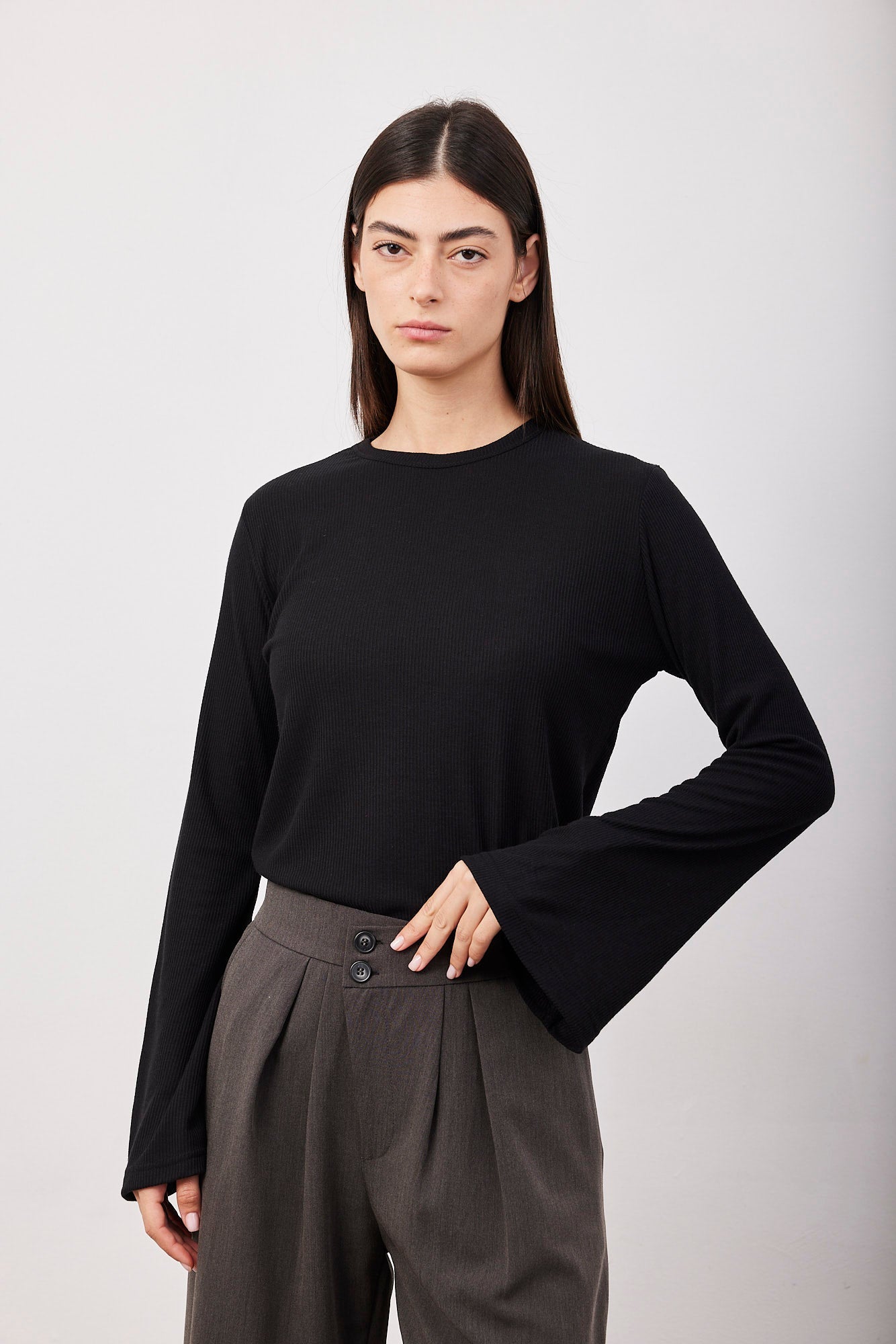 חולצה מבד רך עם שרוול מתרחב - ITAY BRANDS