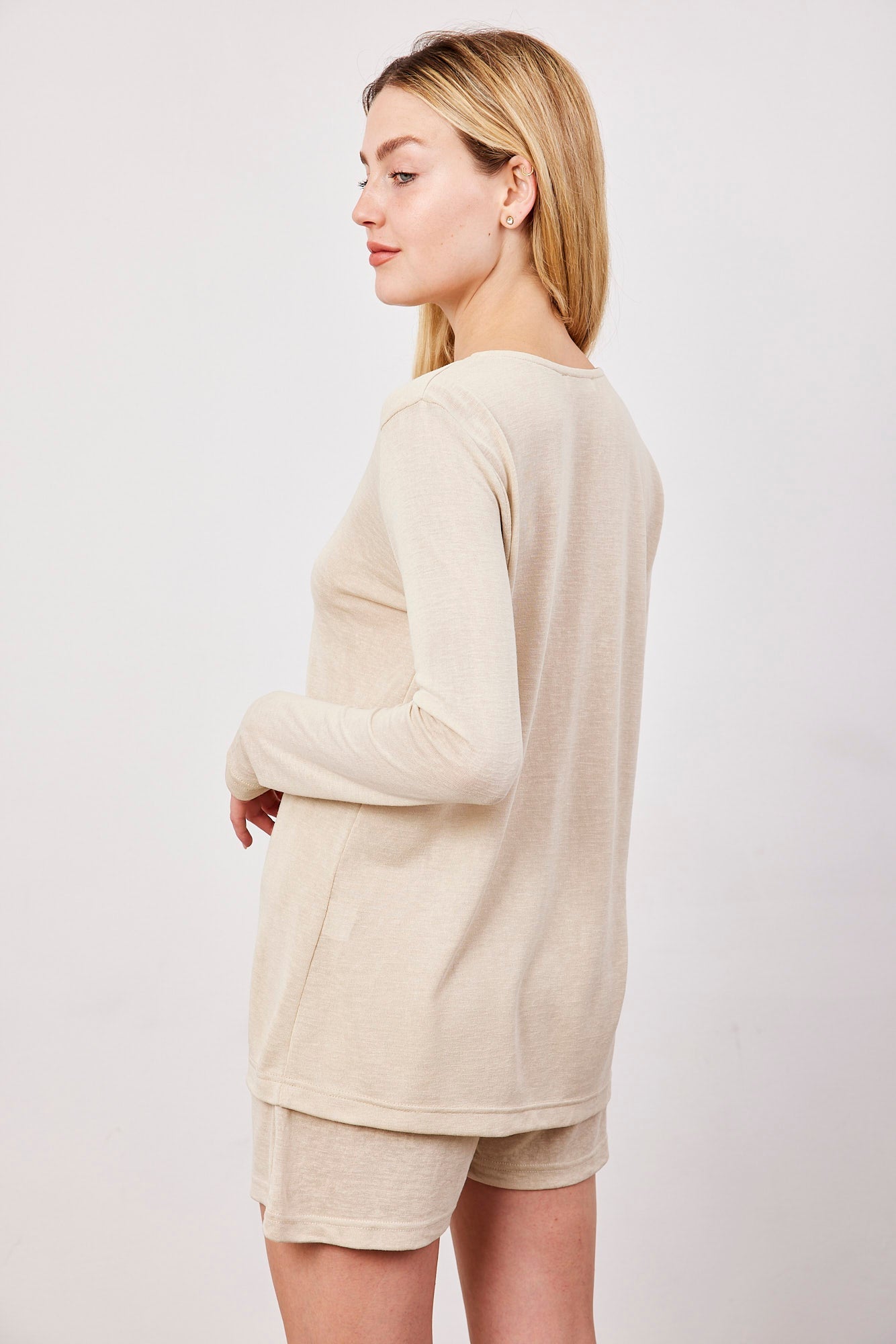 חליפה עם חולצת קשירה - ITAY BRANDS