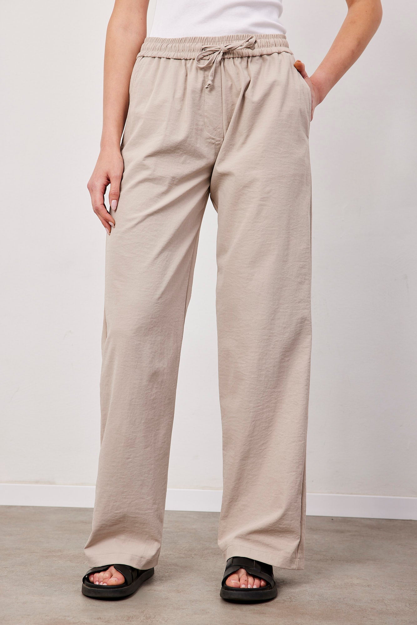 מכנסי ניילון עם קשירה - ITAY BRANDS