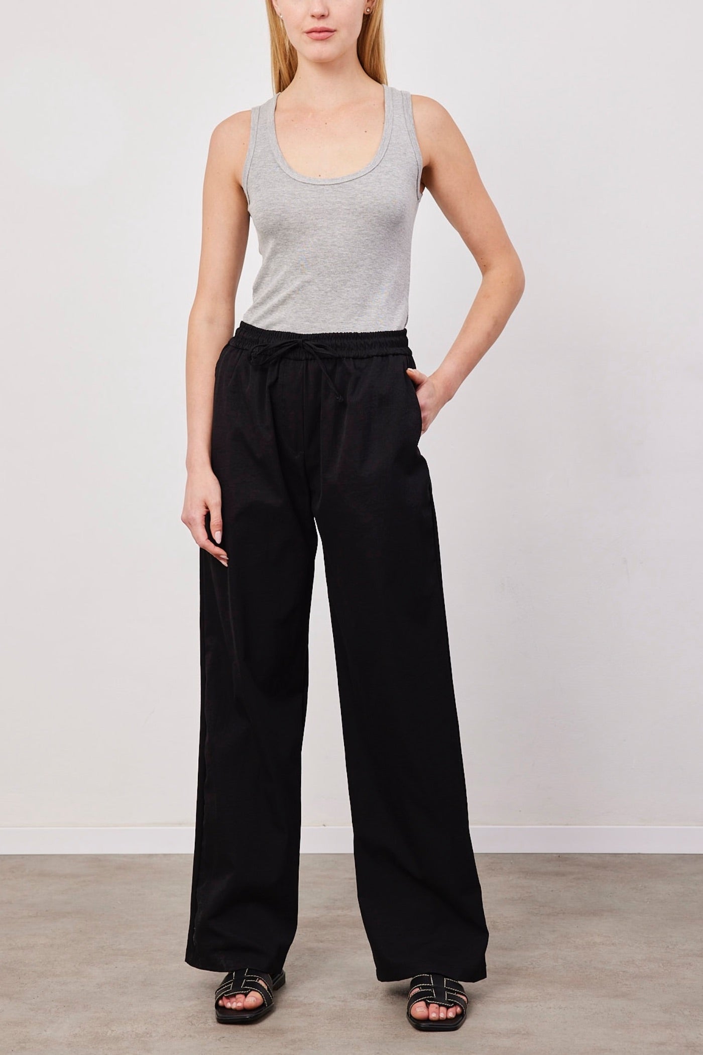 מכנסי ניילון עם קשירה - ITAY BRANDS