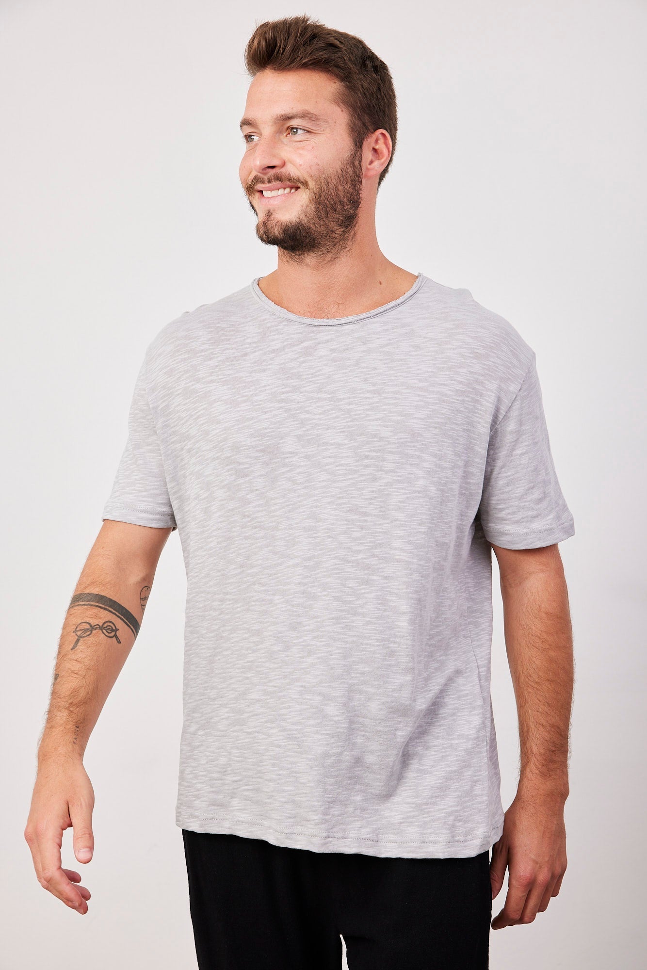 טי-שרט מלאנז׳ צווארון פרום - ITAY BRANDS