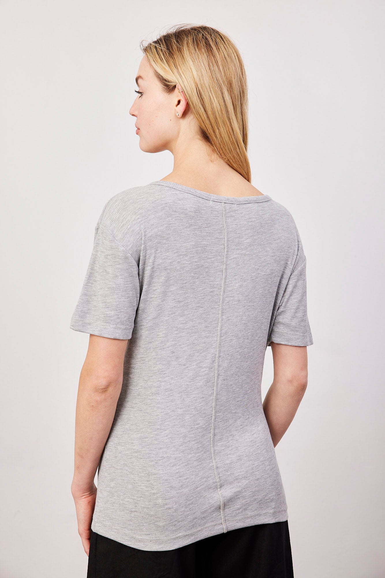 טישרט וי מבד רך - ITAY BRANDS